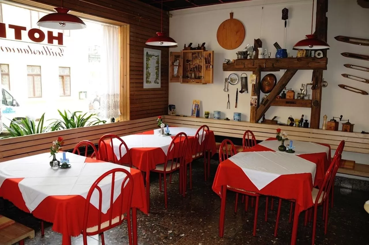 Restaurant/places to eat in Hotel Hardys-Eck