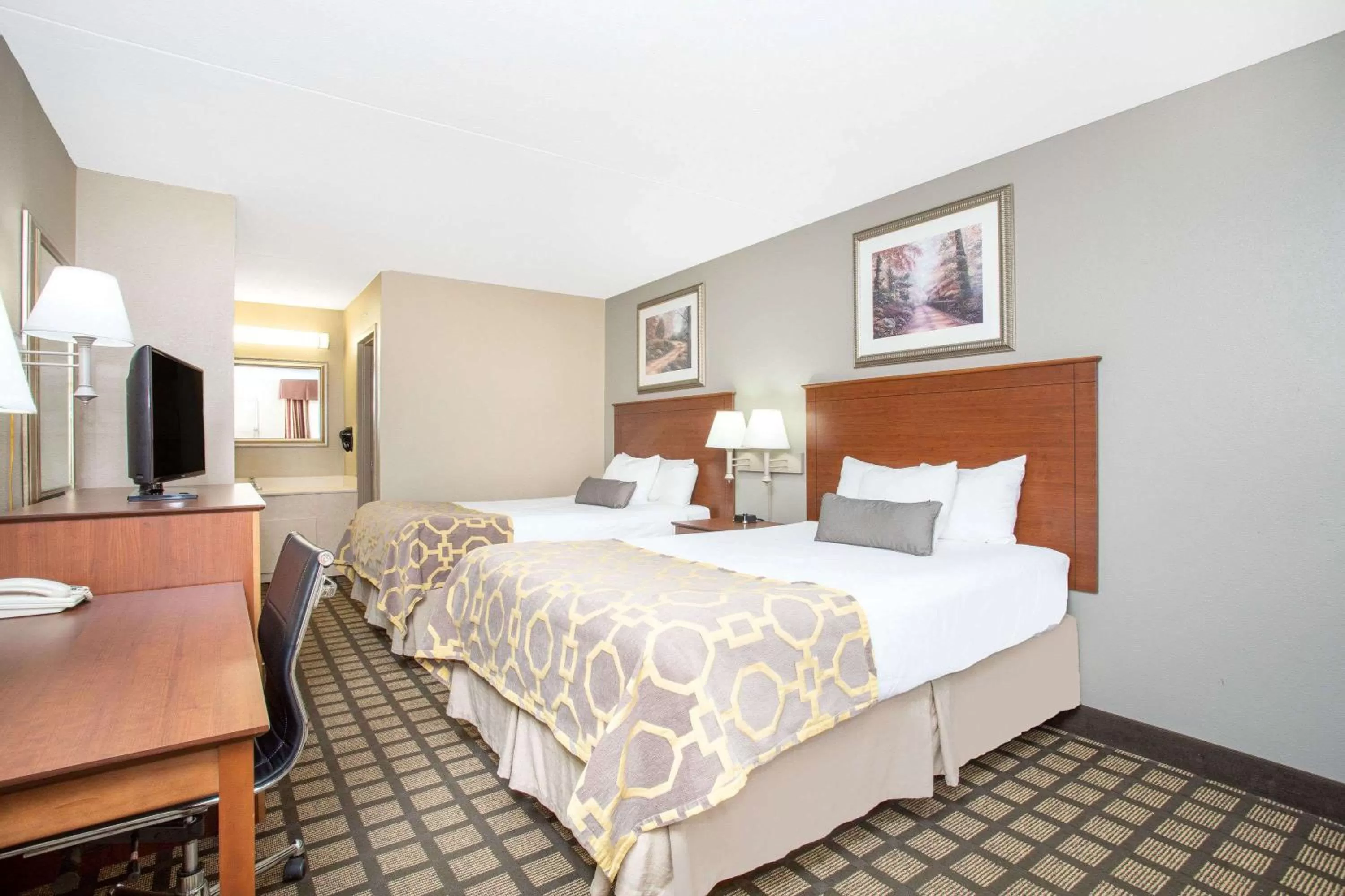 Photo of the whole room, Bed in Baymont by Wyndham Hays