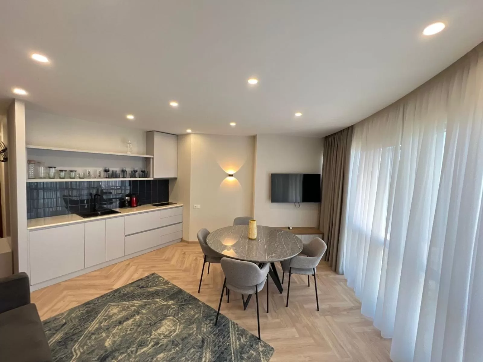 TV and multimedia, Kitchen/Kitchenette in Aparthotel Holiday Lux Batumi