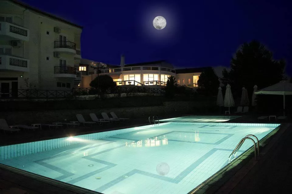 Garden in Hotel Αchillion Grevena