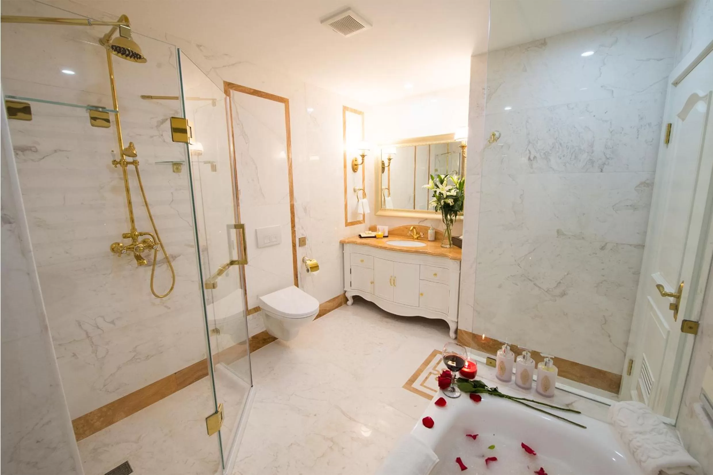 Bathroom in Bishrelt Hotel