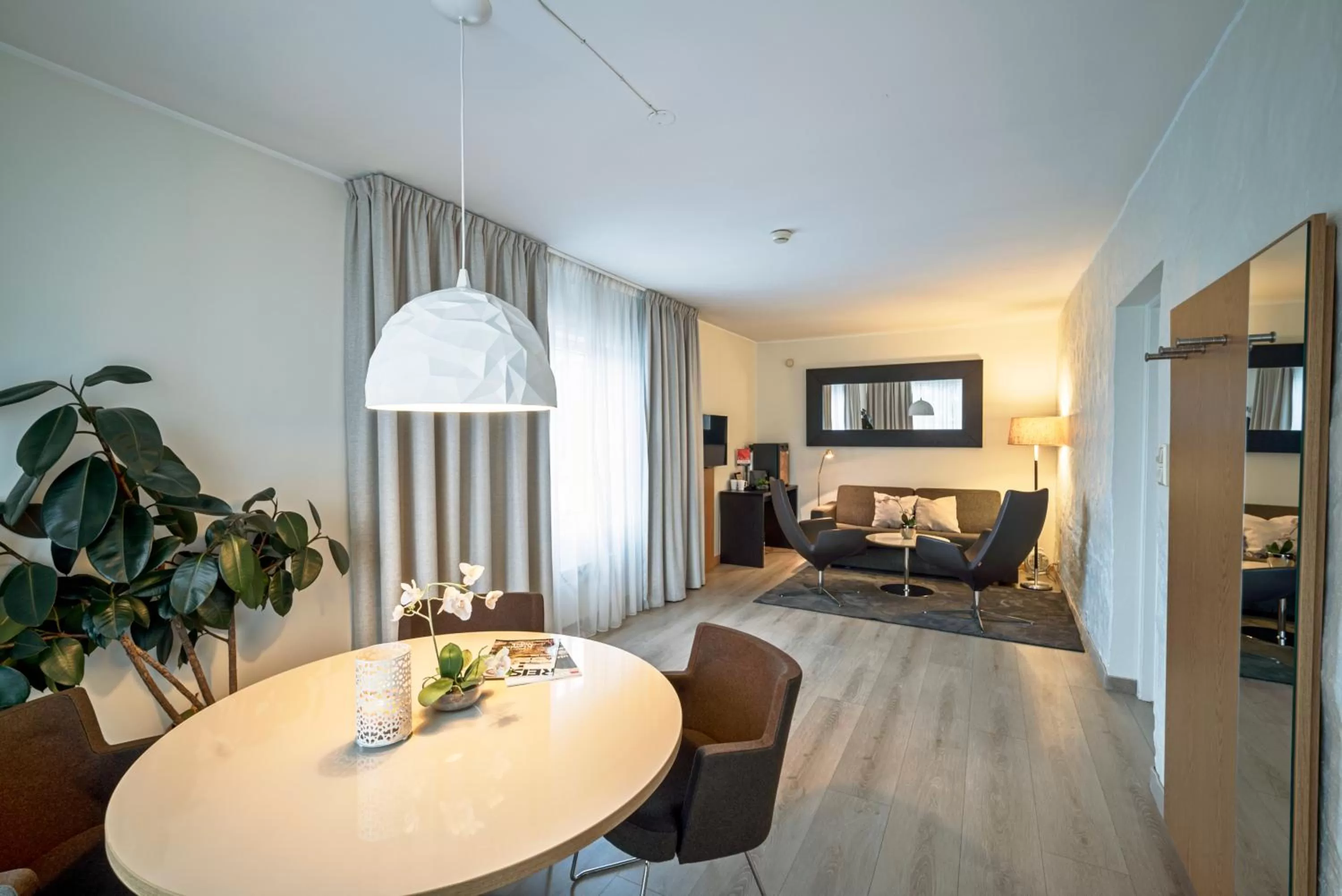 Photo of the whole room in Grand Hotel - by Classic Norway Hotels