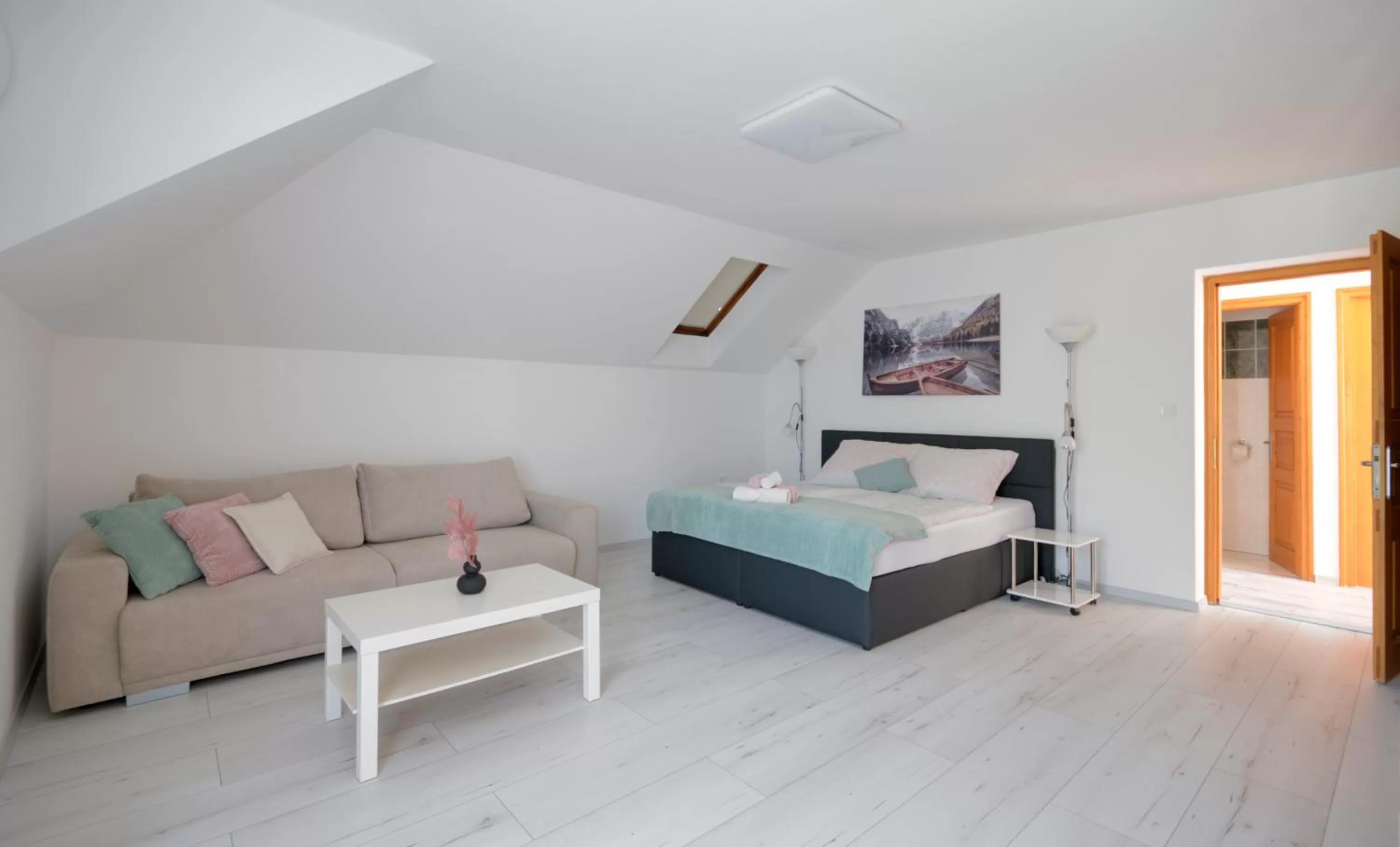 Photo of the whole room, Bed in Villa Tara Bük