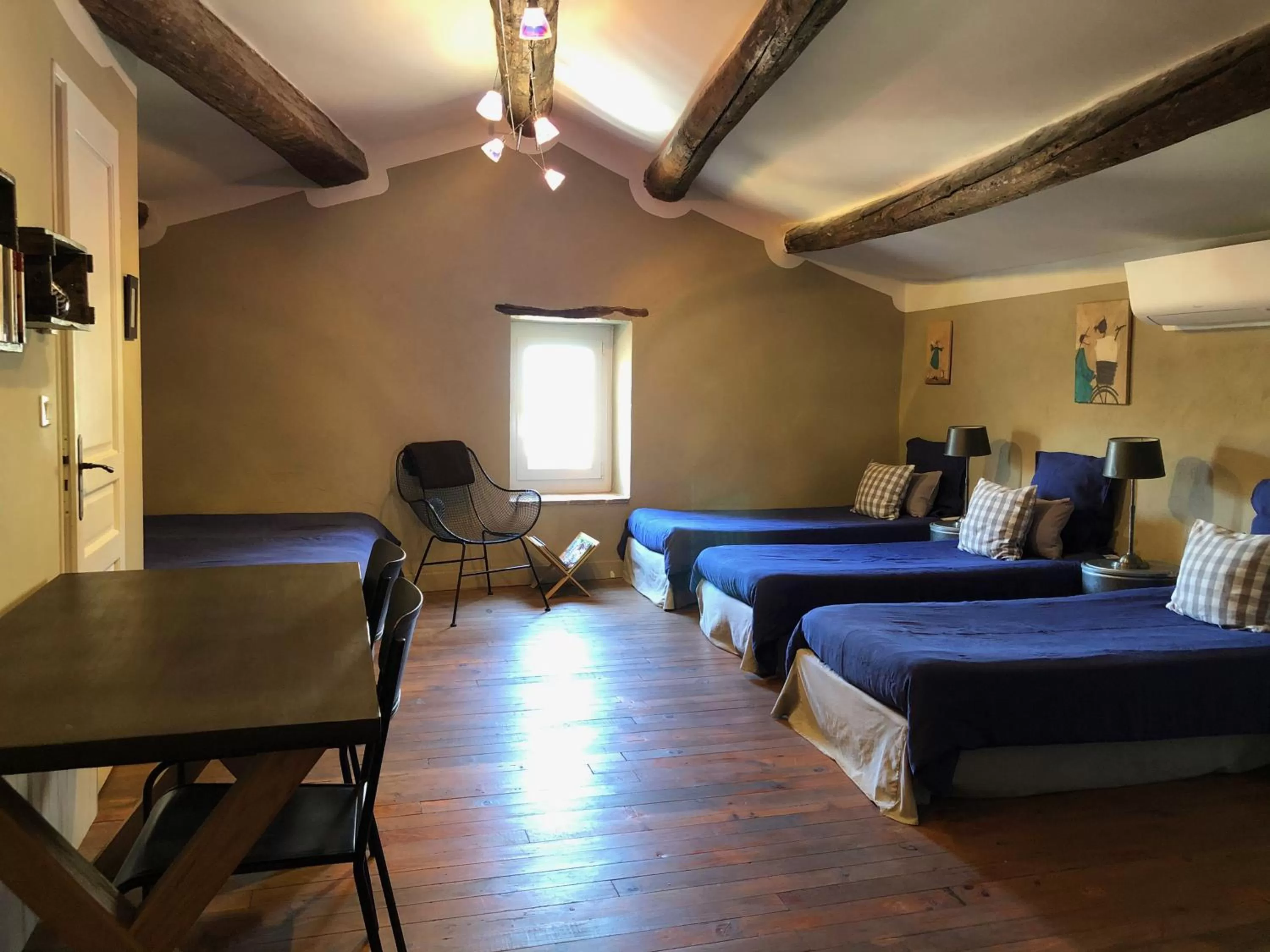 Photo of the whole room, Bed in L'Autre Maison