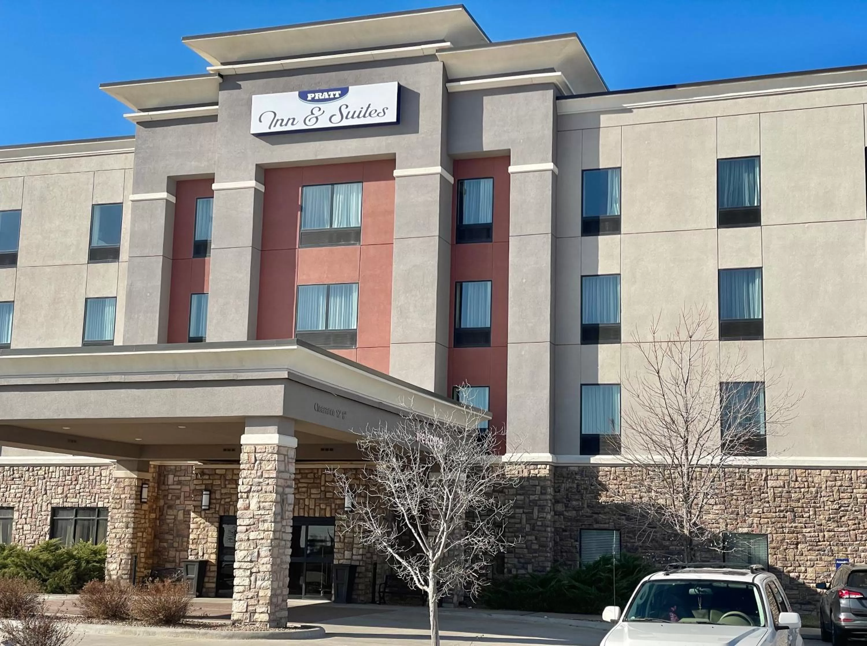 Flag Point Inn and Suites Pratt by FairBridge