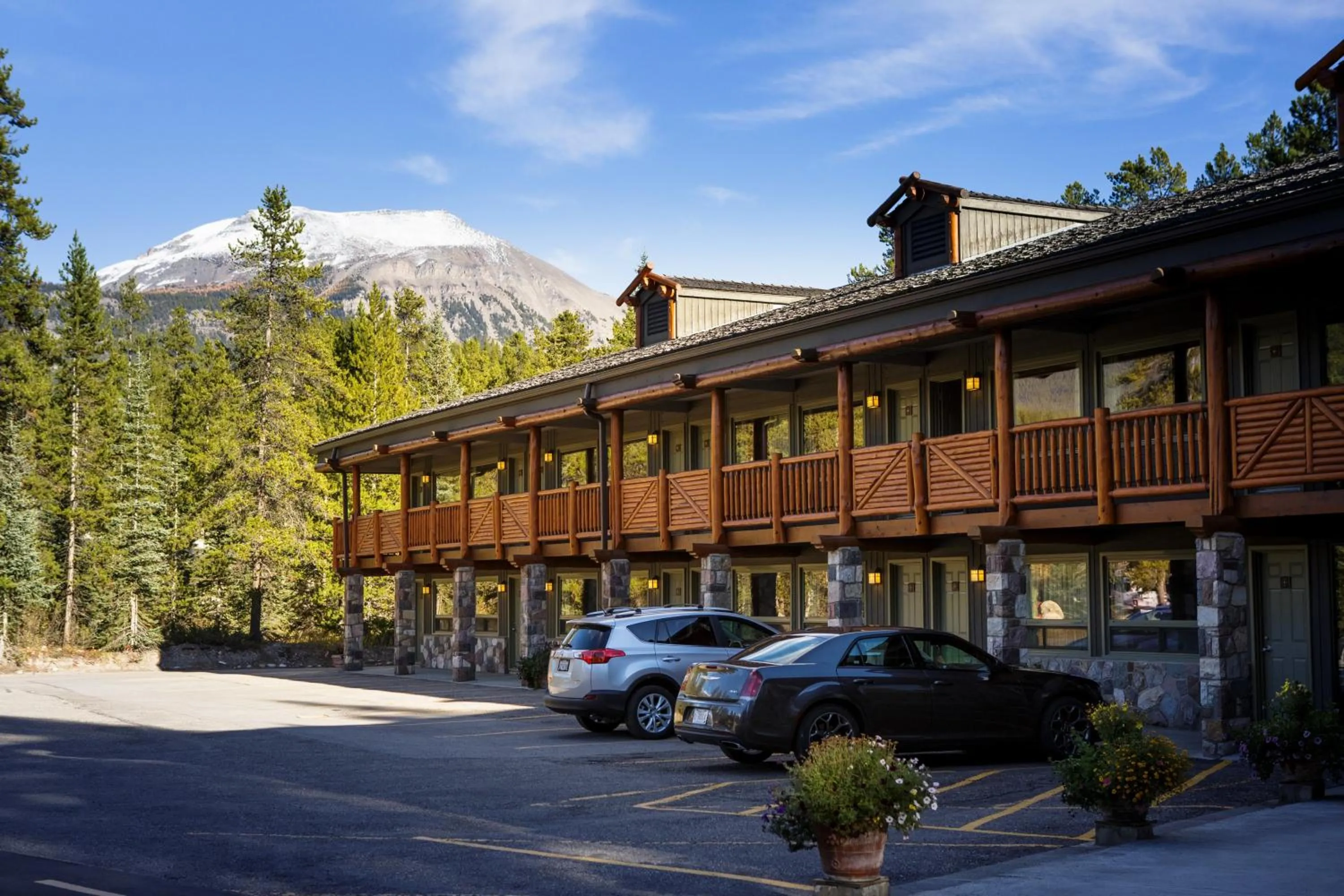 Property building in Mountaineer Lodge