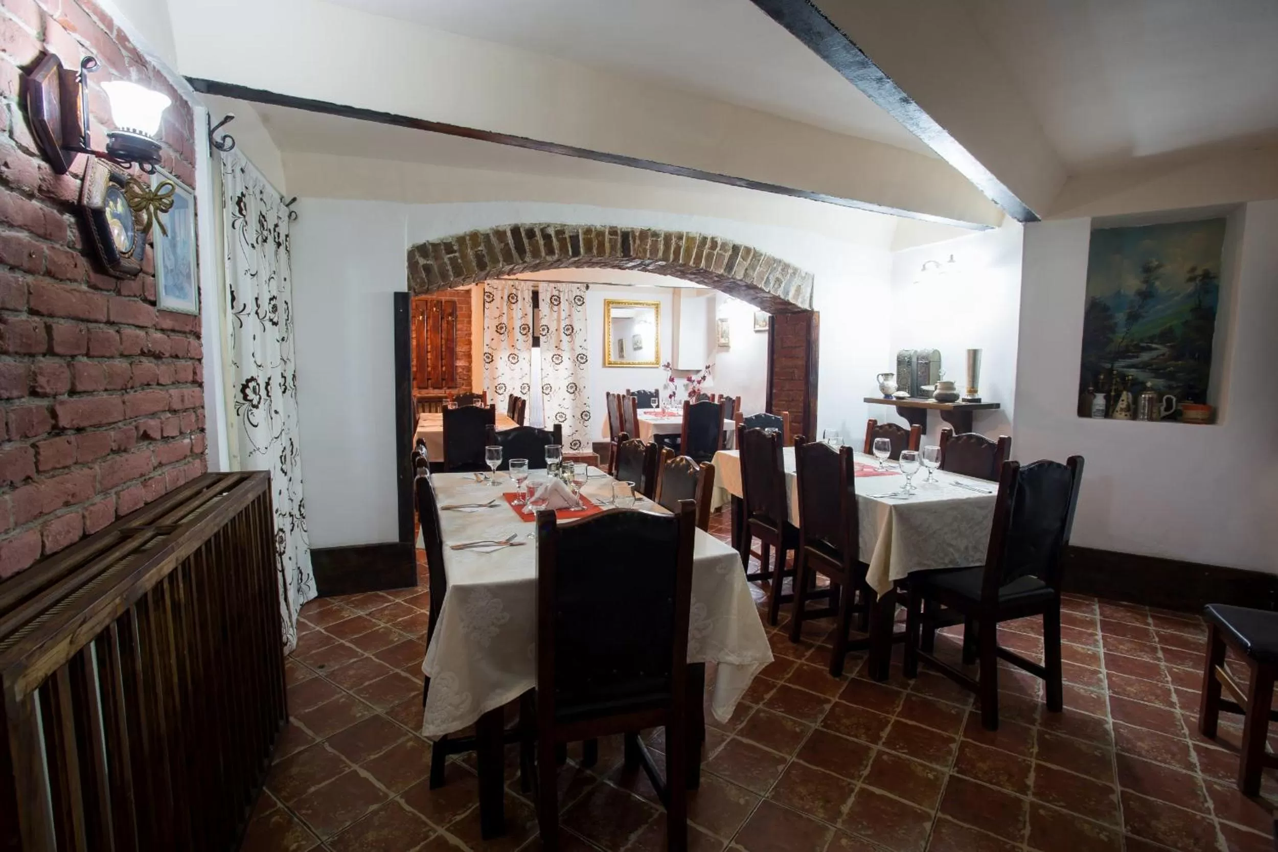 Restaurant/Places to Eat in Cazare Turn Sebes