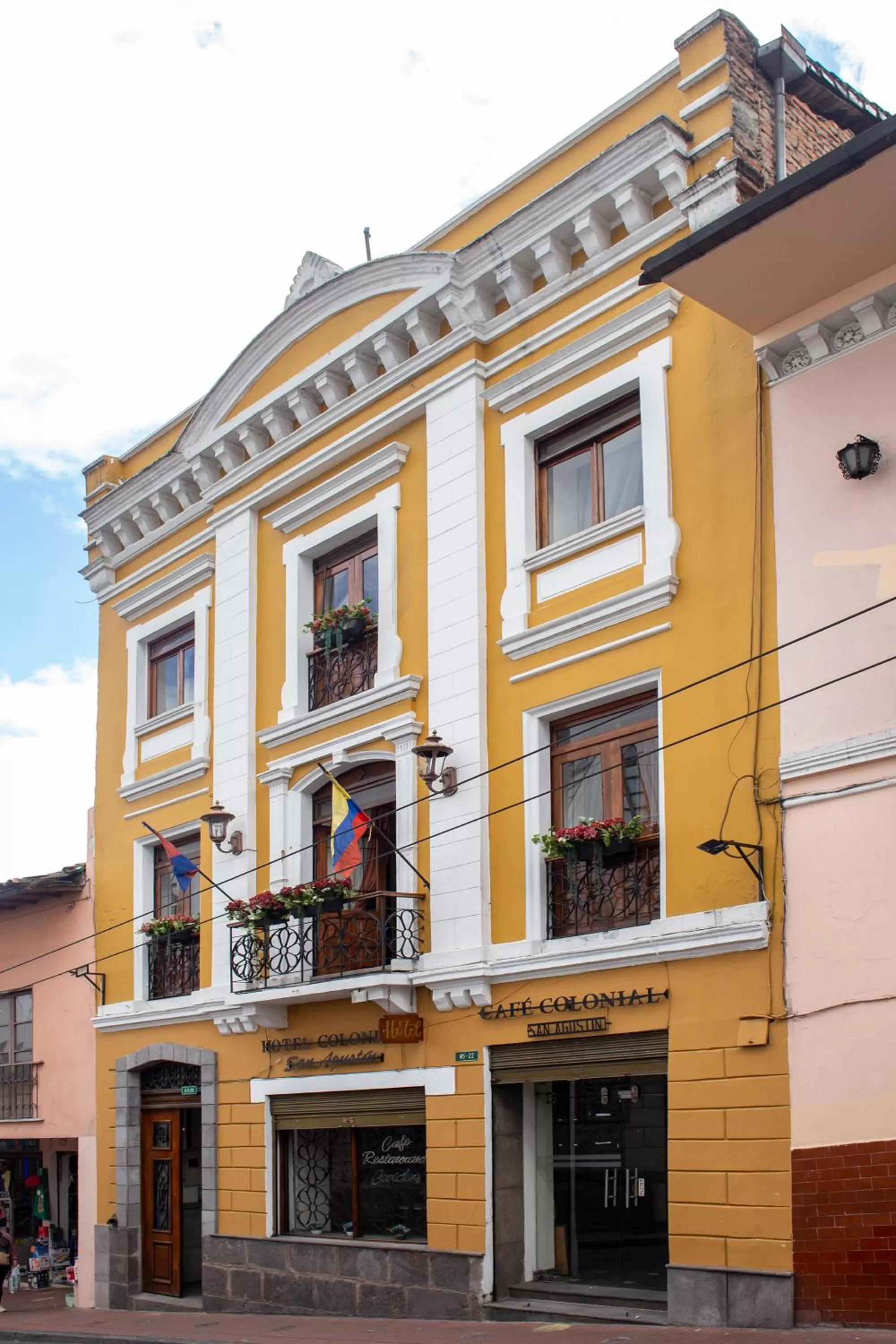 Property building in Hotel Colonial San Agustin