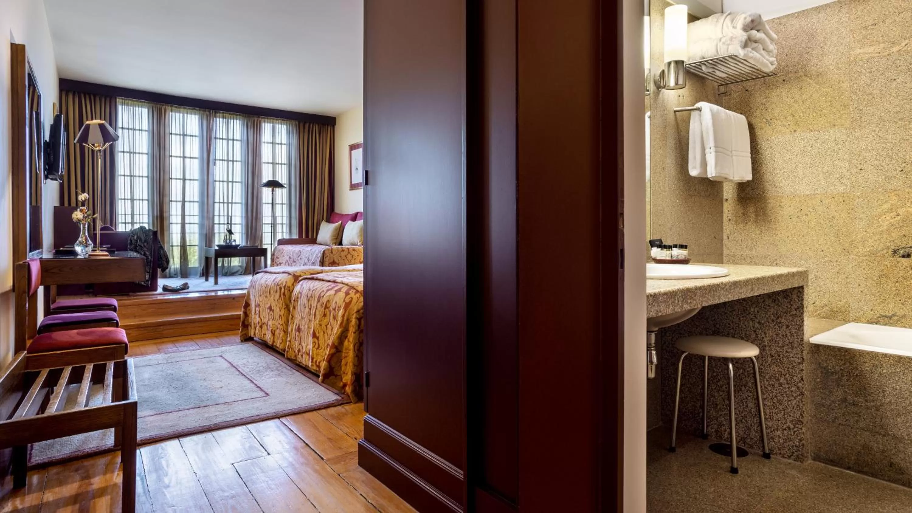 Photo of the whole room, Bed in Pousada Mosteiro de Guimaraes