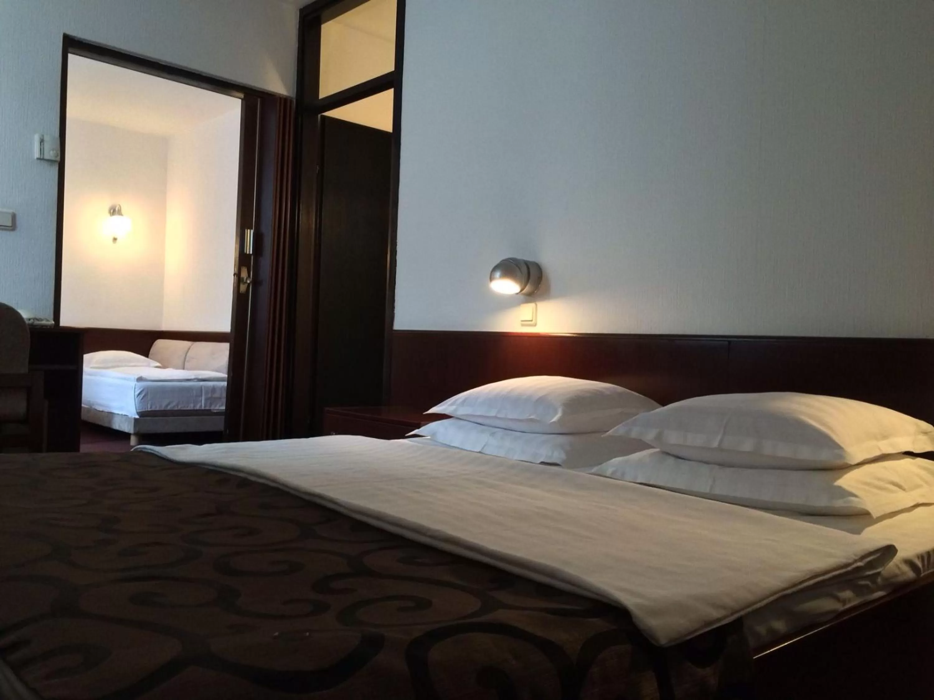 Bedroom, Bed in Hotel Laguna Zagreb