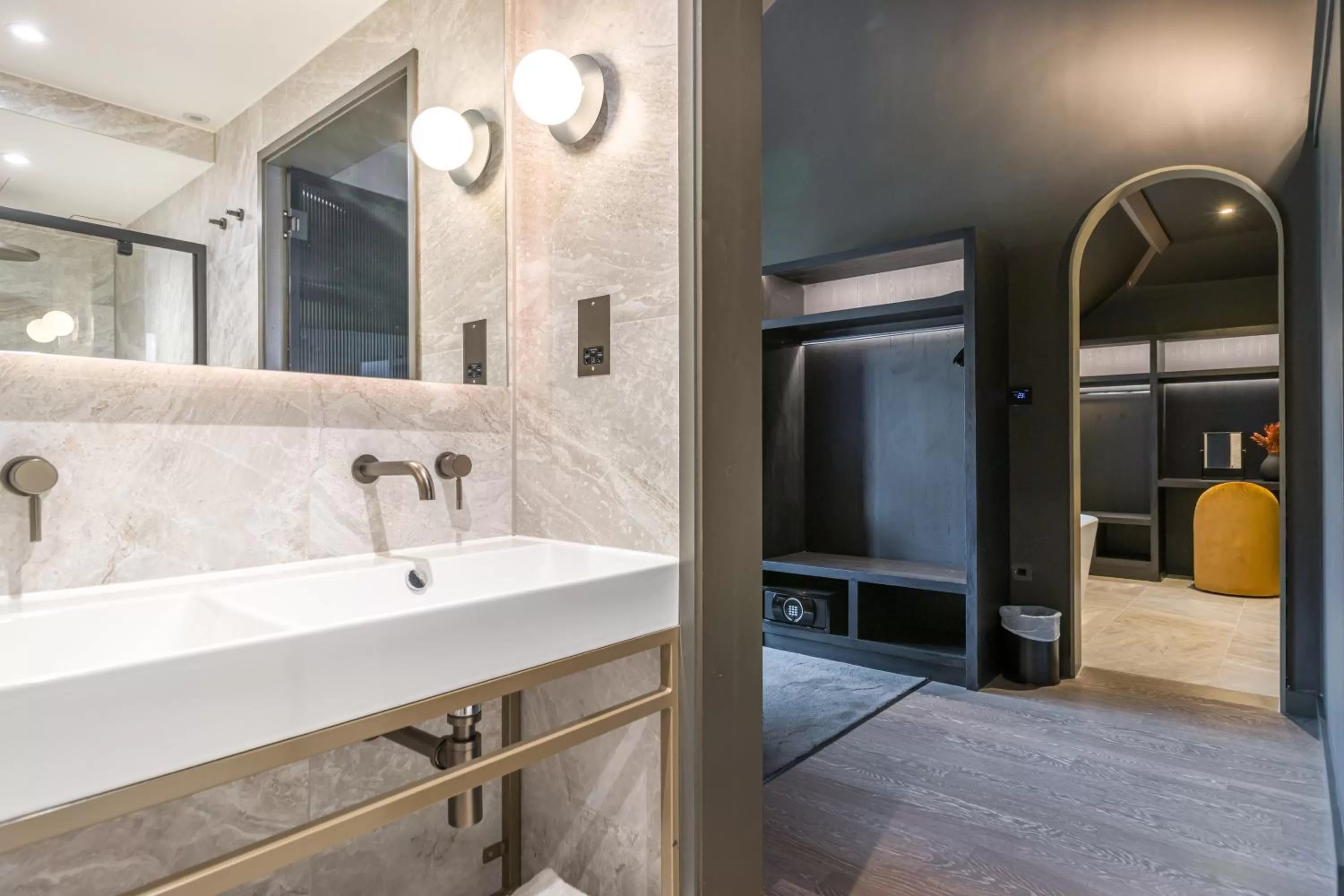 Bathroom in Velvet Hotel Manchester, WorldHotels Crafted