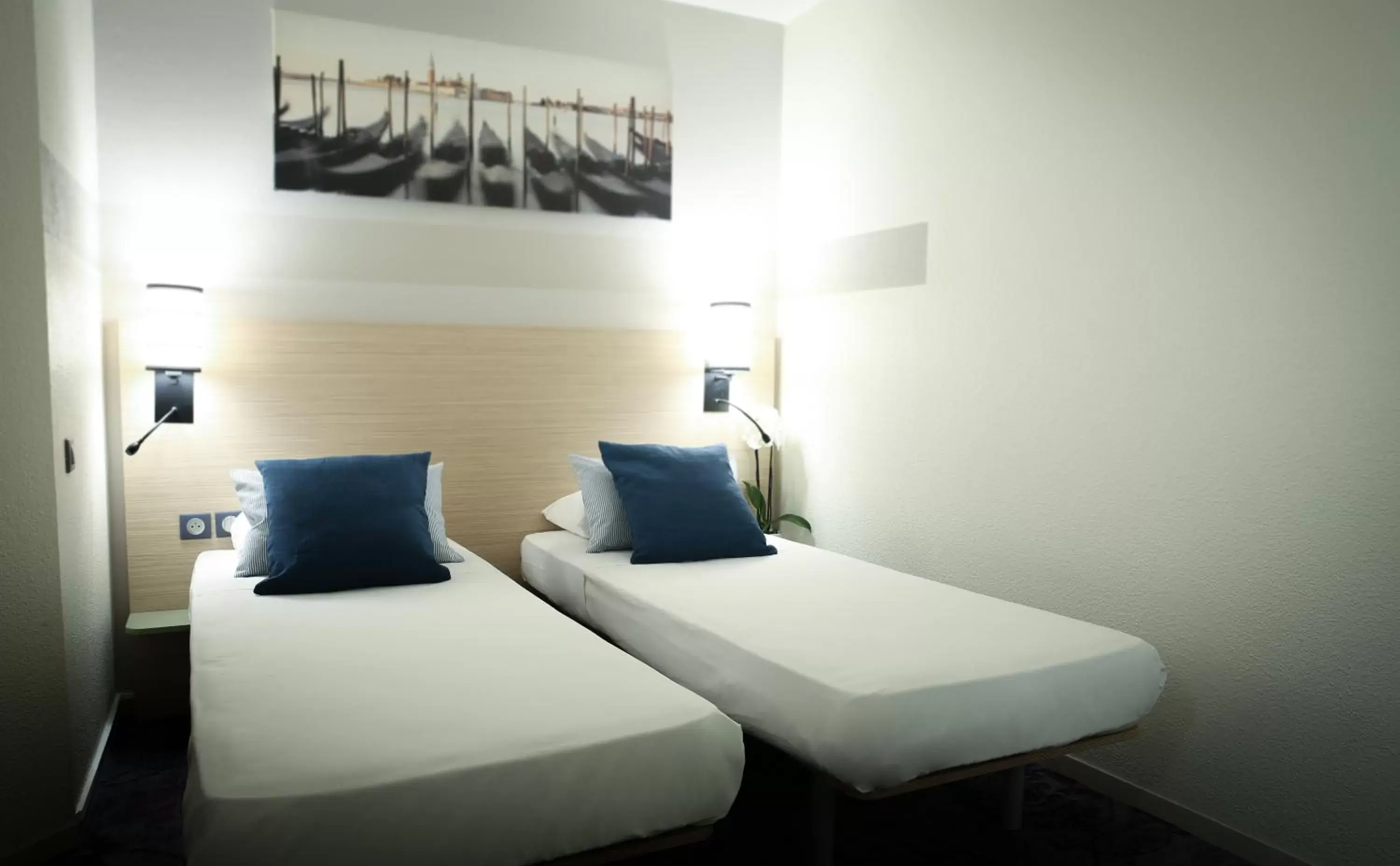 Twin Room - single occupancy in Hôtel Inn Design Dijon Sud Twin Room - single occupancy in Hôtel Inn Design Dijon Sud