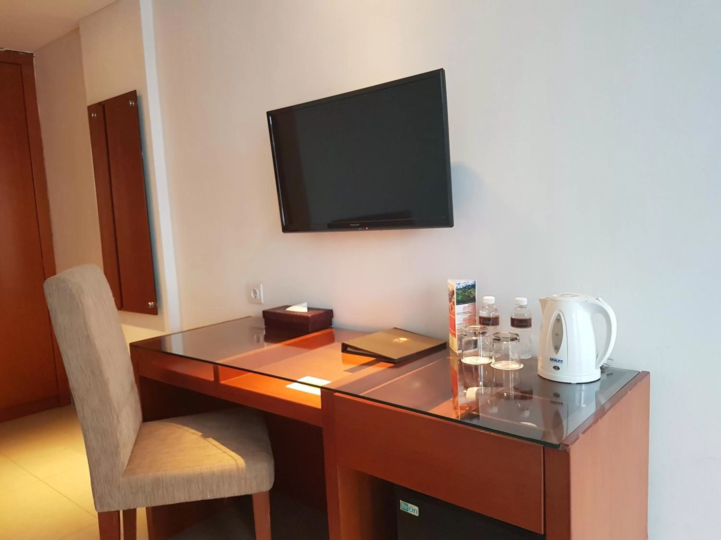 Coffee/tea facilities in The Sun Hotel & Spa Legian