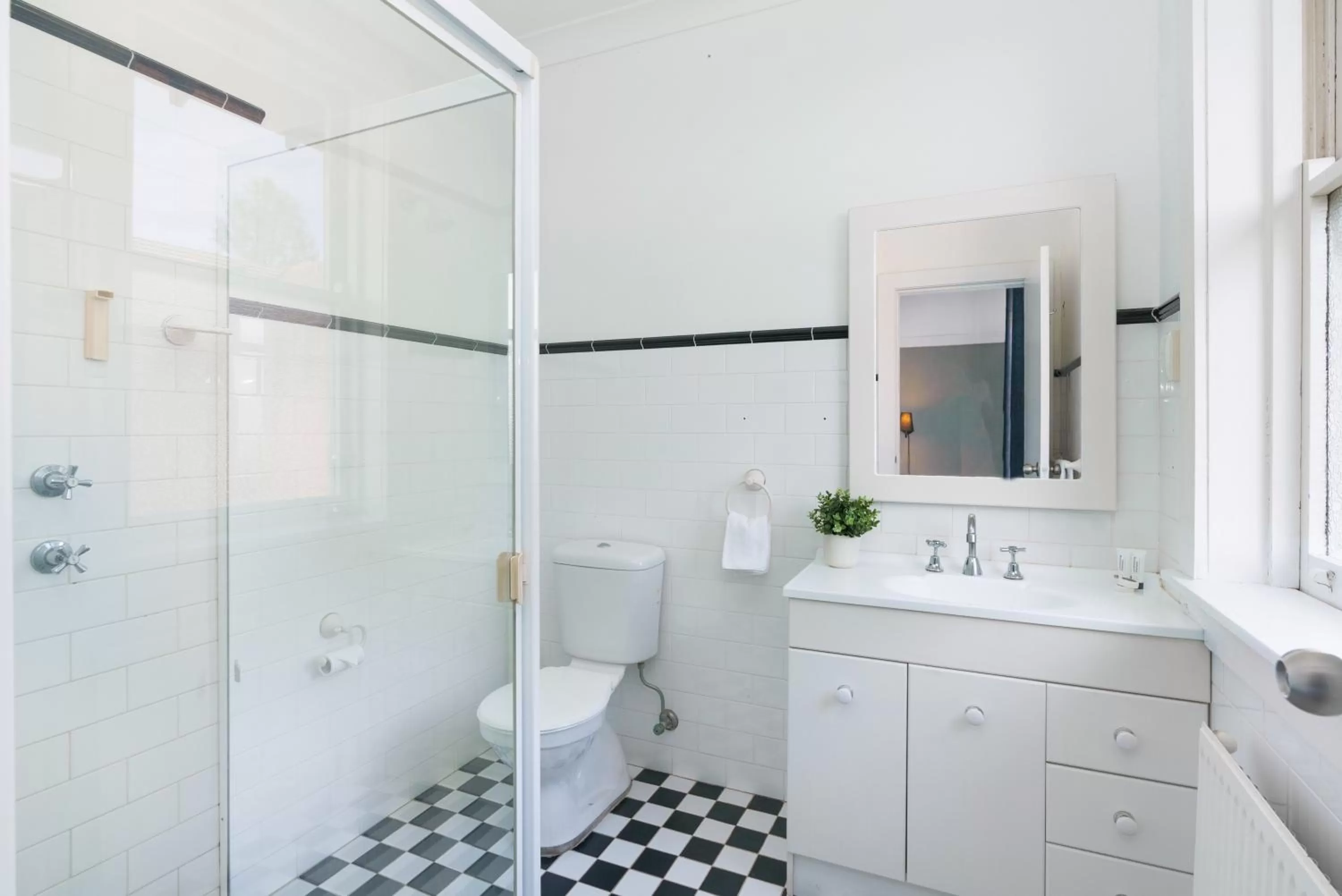 Bathroom in Bundanoon Hotel