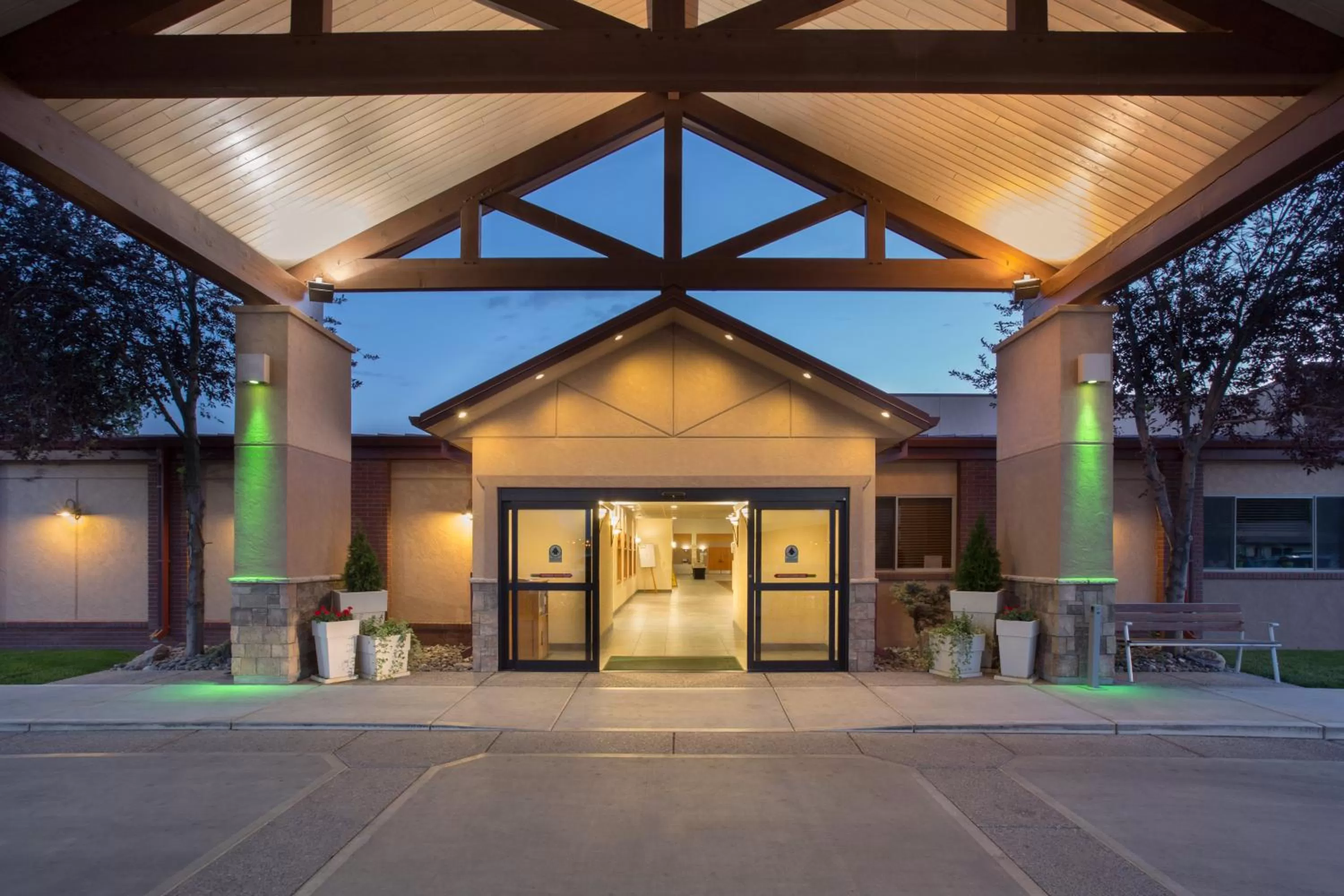 Property building in Holiday Inn Riverton-Convention Center by IHG