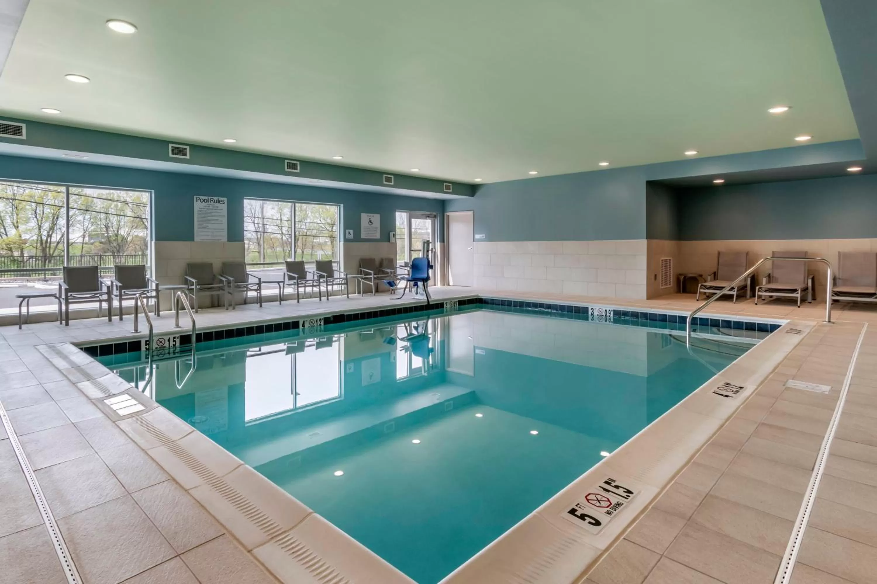 Swimming pool in Holiday Inn Express & Suites - Lancaster - Mount Joy by IHG