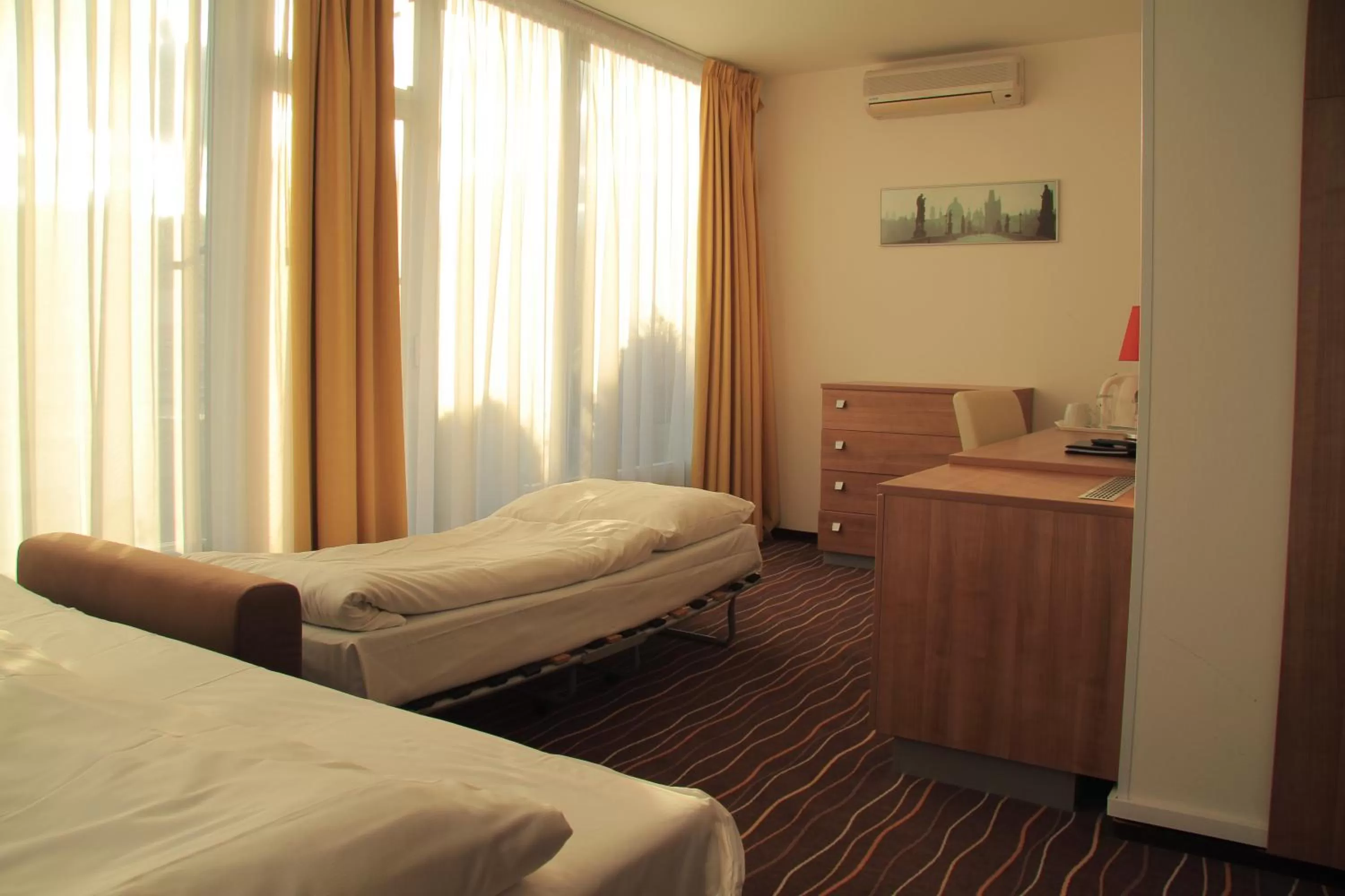 Bedroom, Bed in Akcent hotel