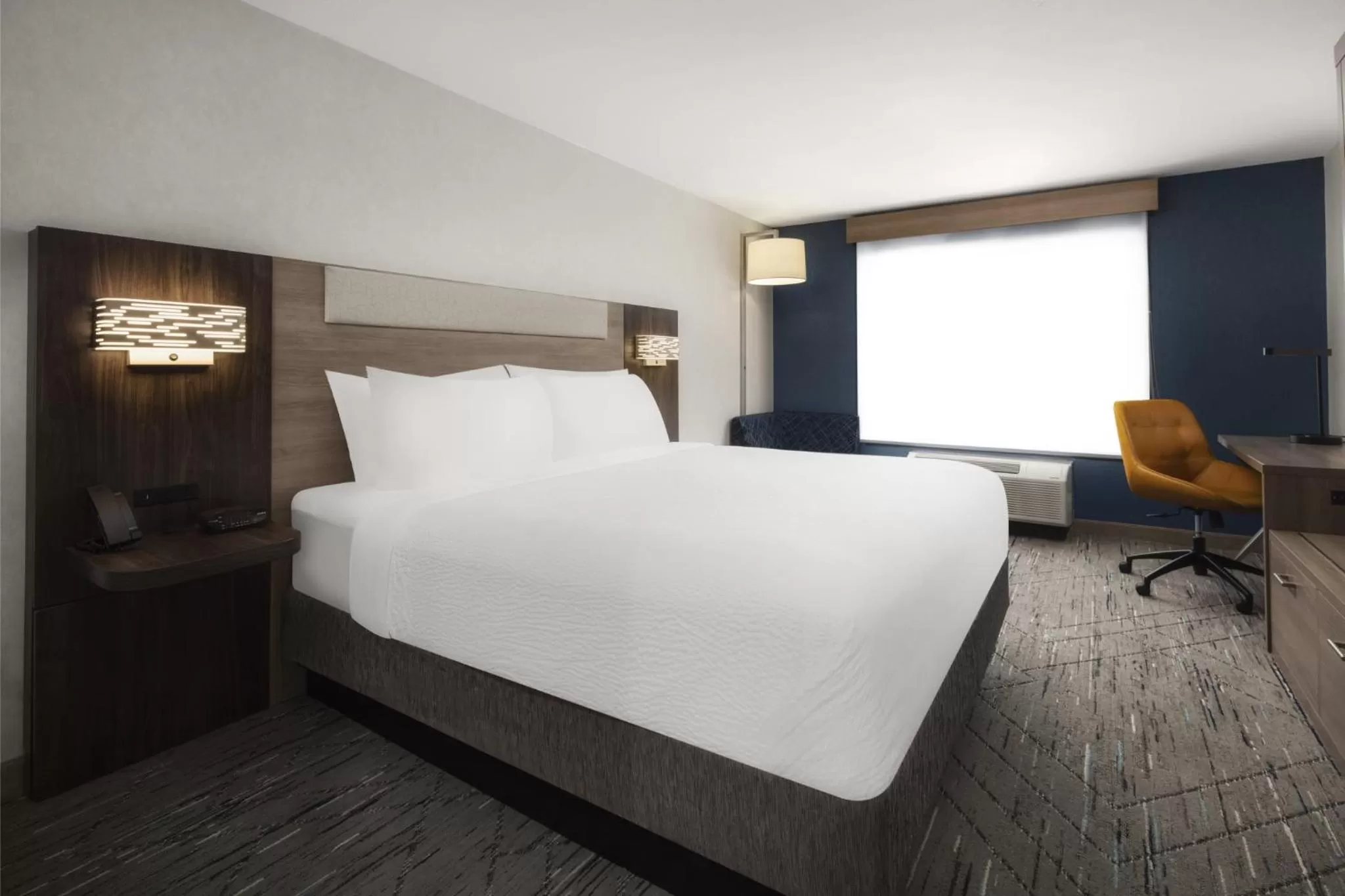 Photo of the whole room, Bed in Holiday Inn Express Bothell by IHG