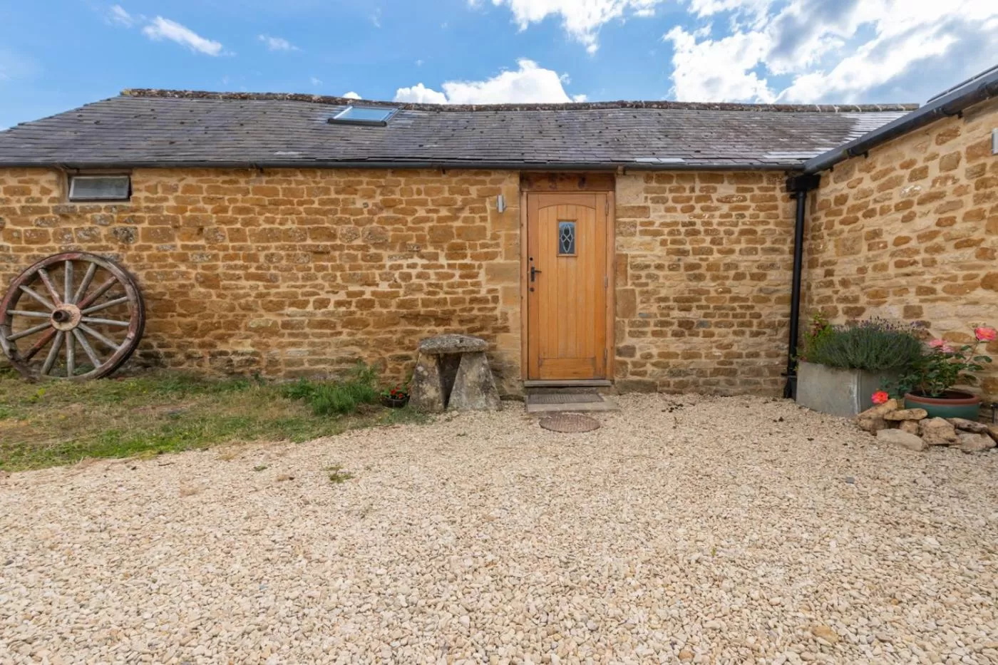 Inner courtyard view in Mill Cottage - Ash Farm Cotswolds