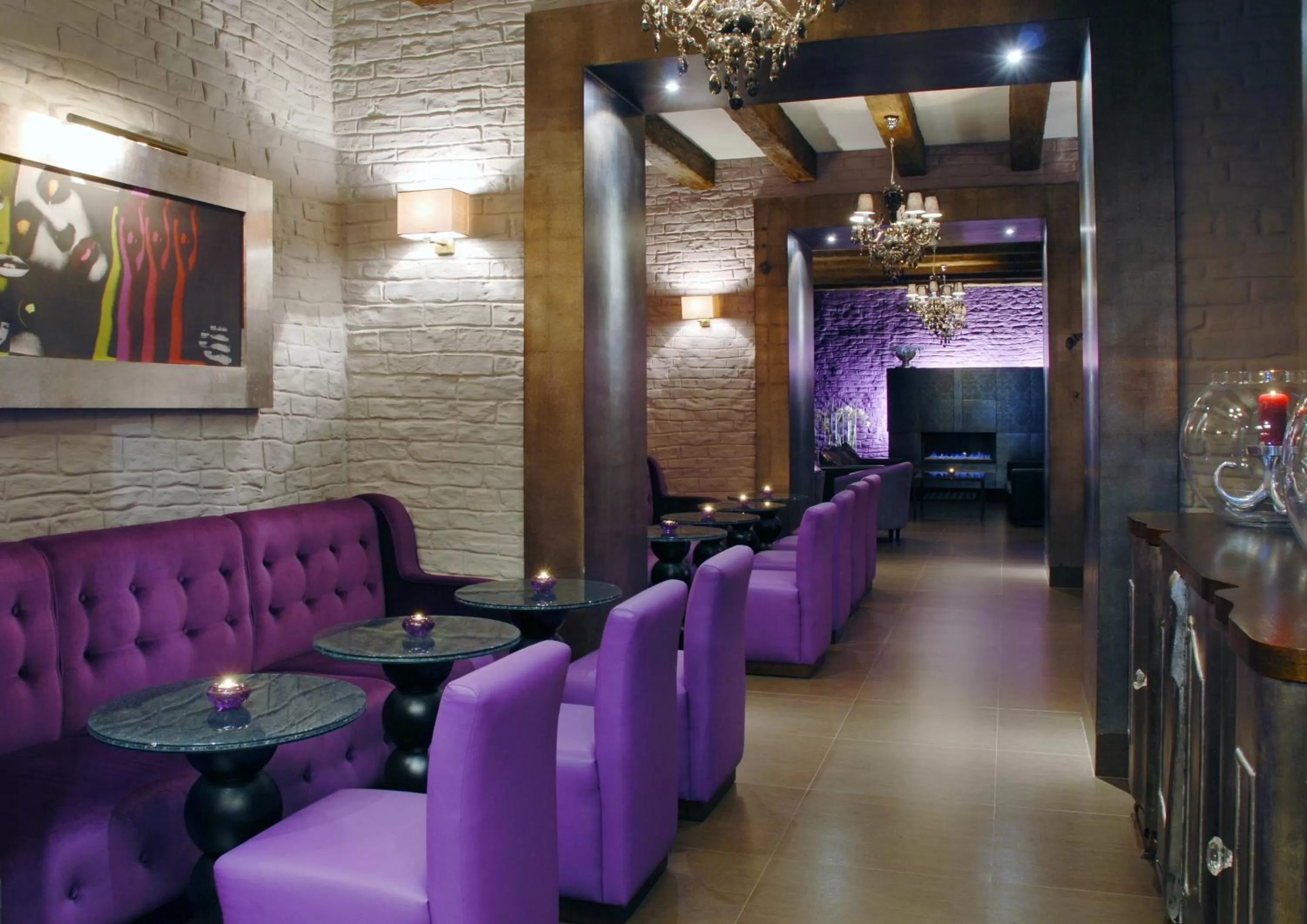 Restaurant/places to eat in Vanilla Hotel