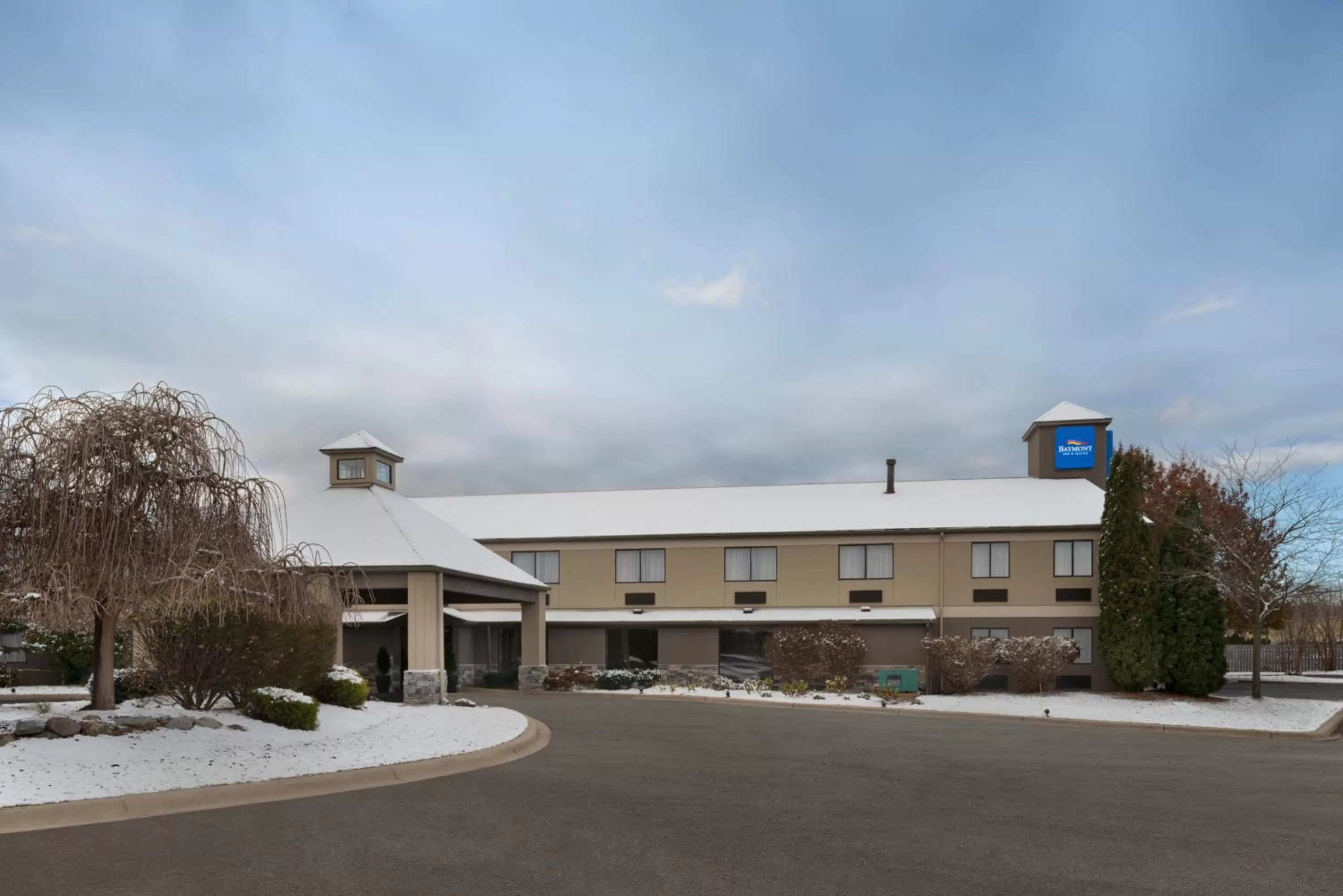 Facade/entrance in Baymont by Wyndham Belleville Airport Area Free Airport Shuttle