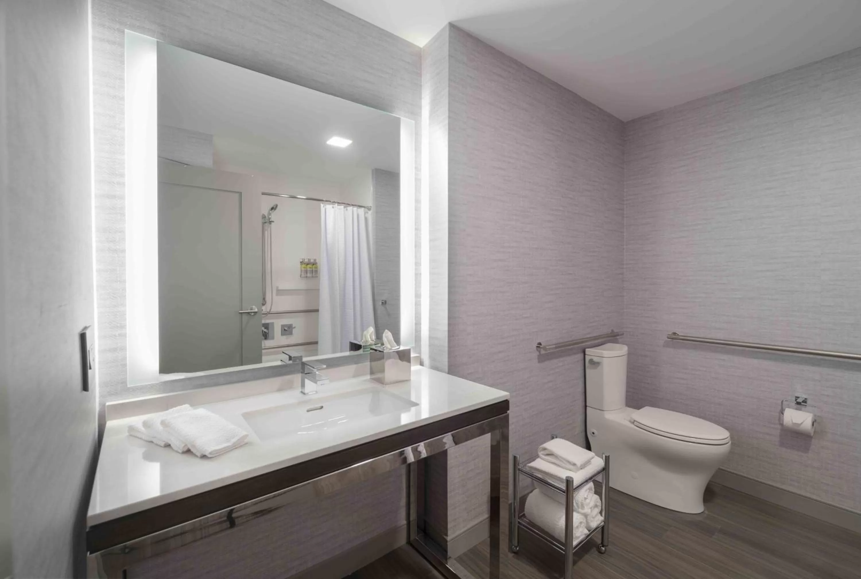 Bathroom in Holiday Inn Express - Boston Logan Airport - Revere by IHG