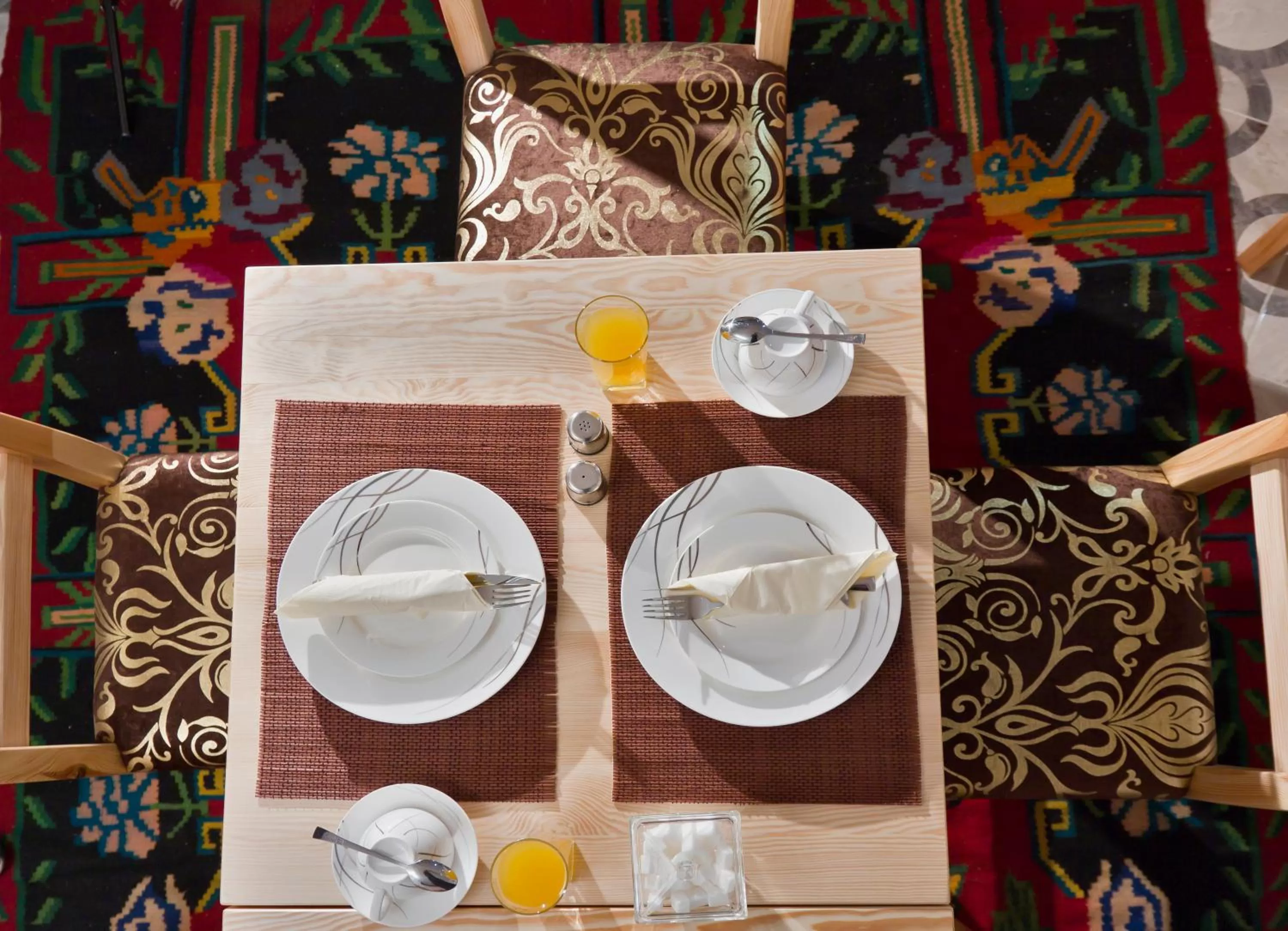 Restaurant/places to eat in Hotel Berr