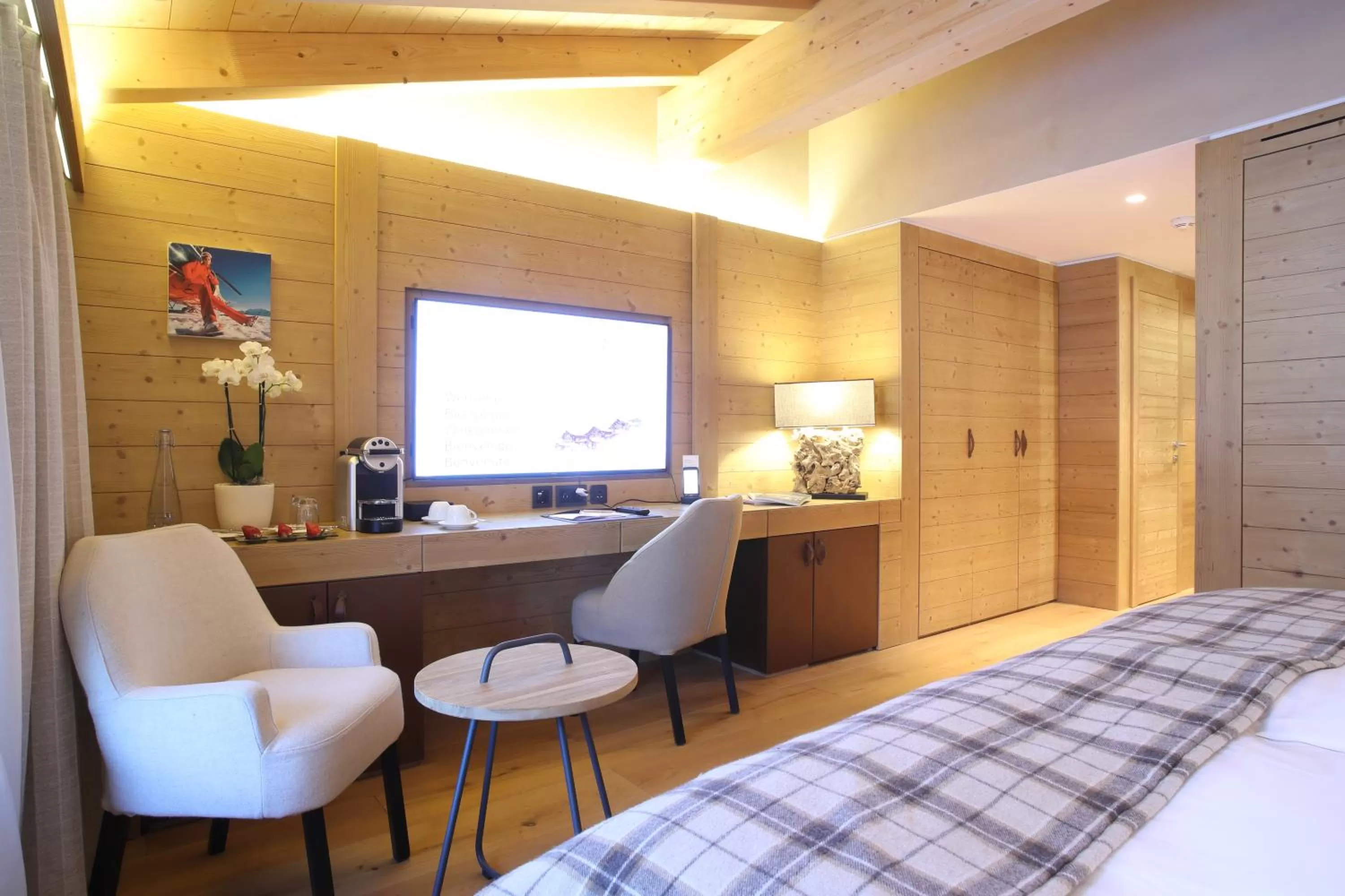 Standard Double Room with Mountain View in Hôtel de Rougemont & Spa