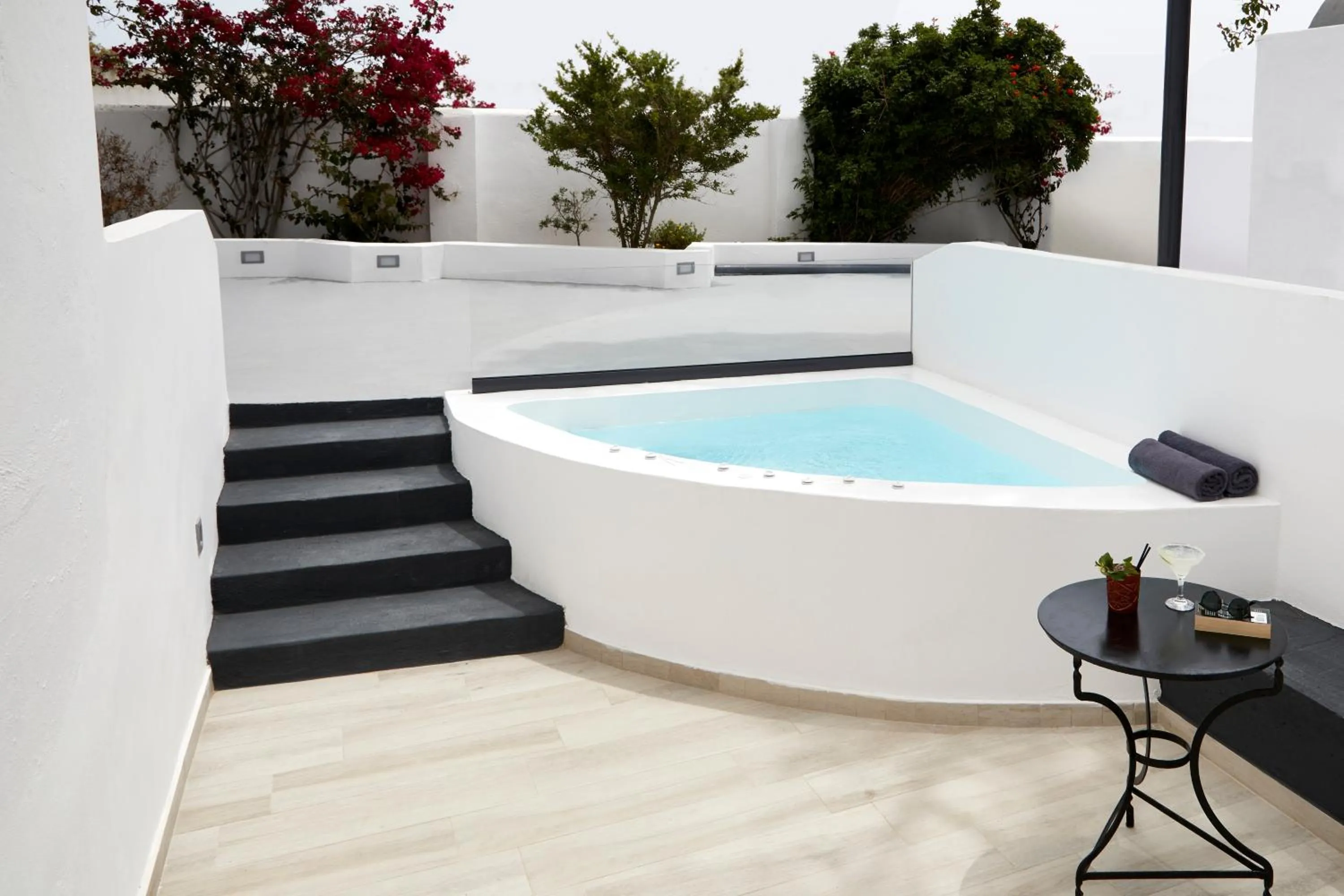 Hot Tub in Kalisti Hotel & Suites