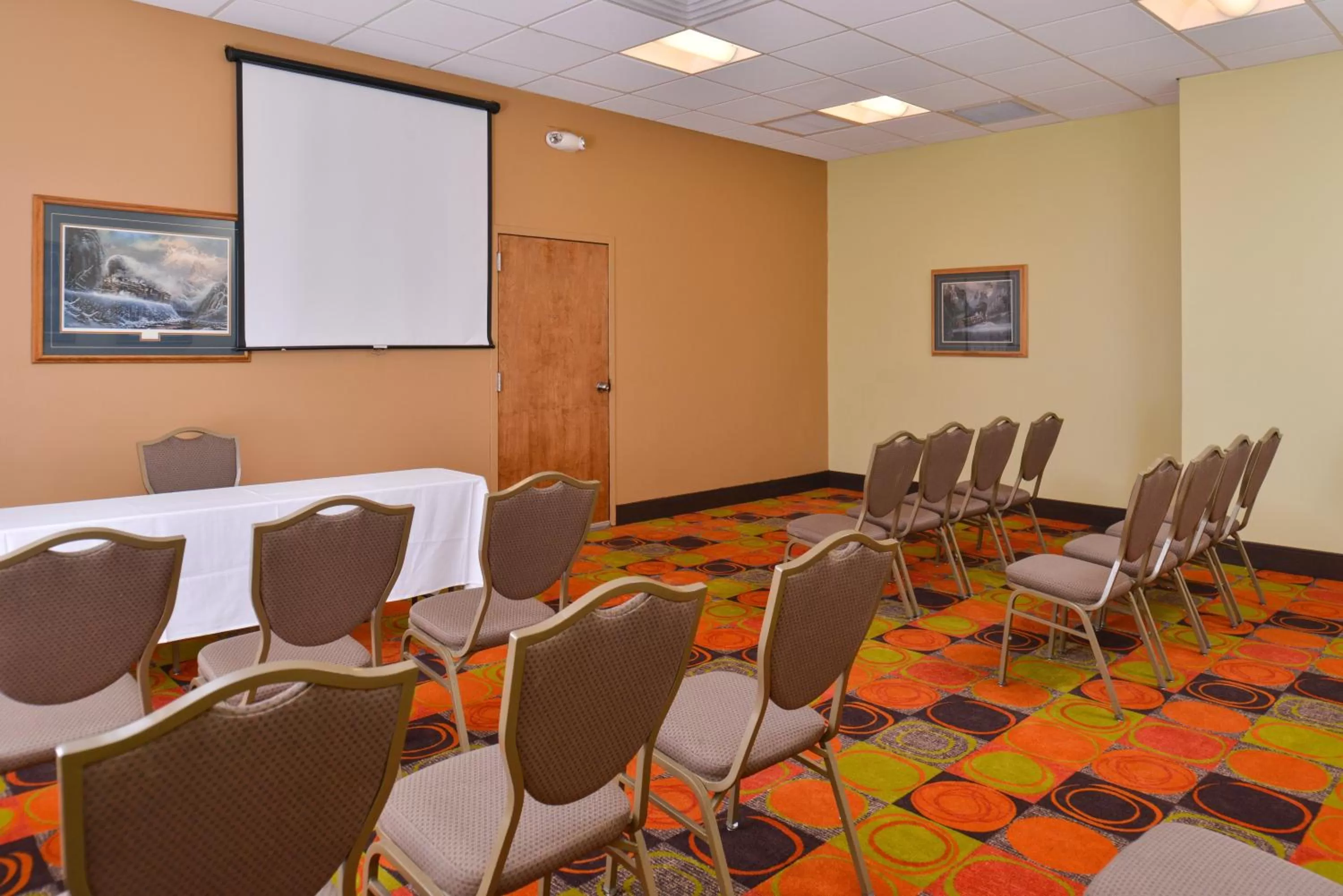 Meeting/conference room in Ramada Plaza by Wyndham Sheridan Hotel & Convention Center