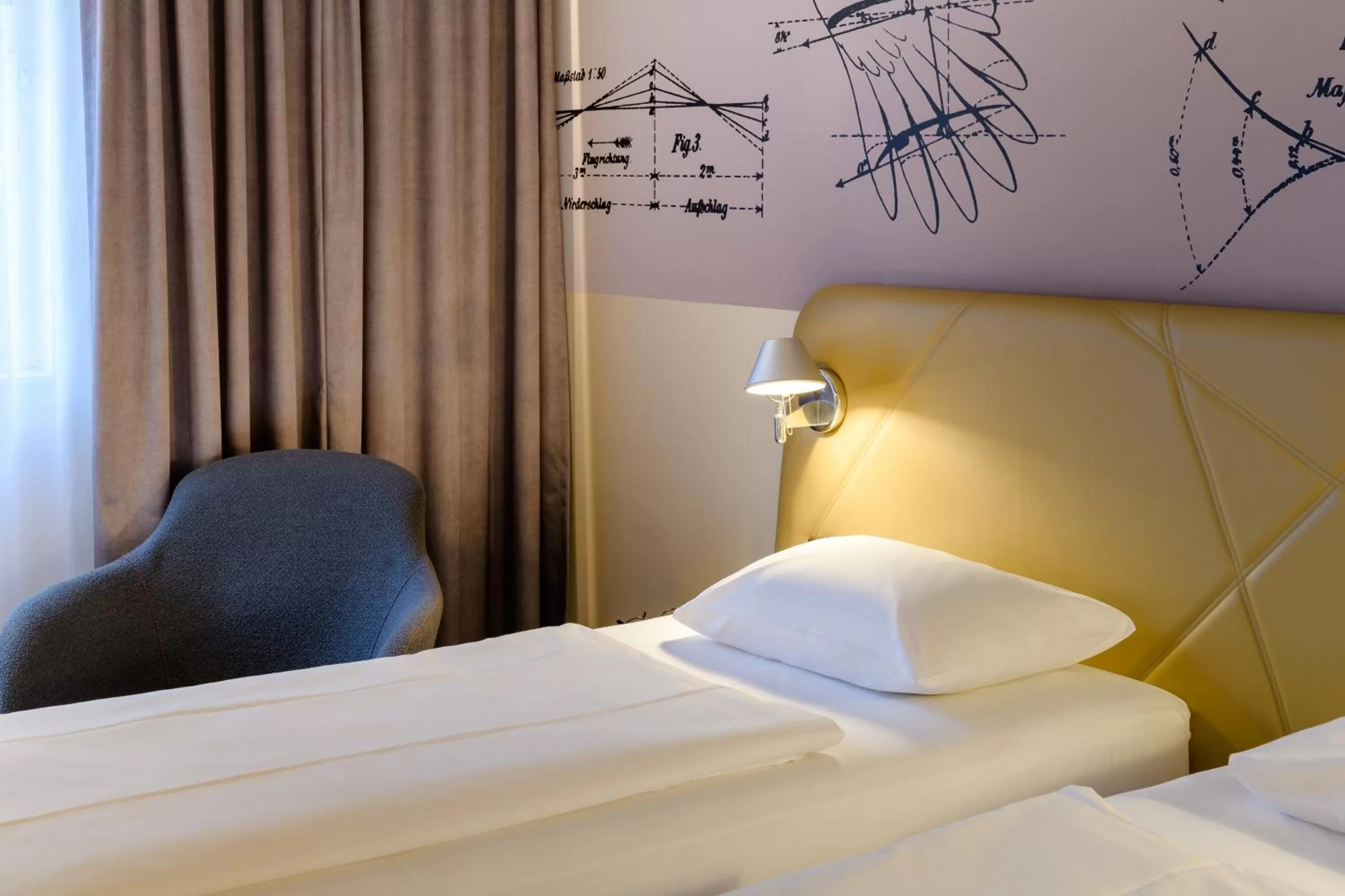 Staff, Bed in Mercure Hotel Berlin City