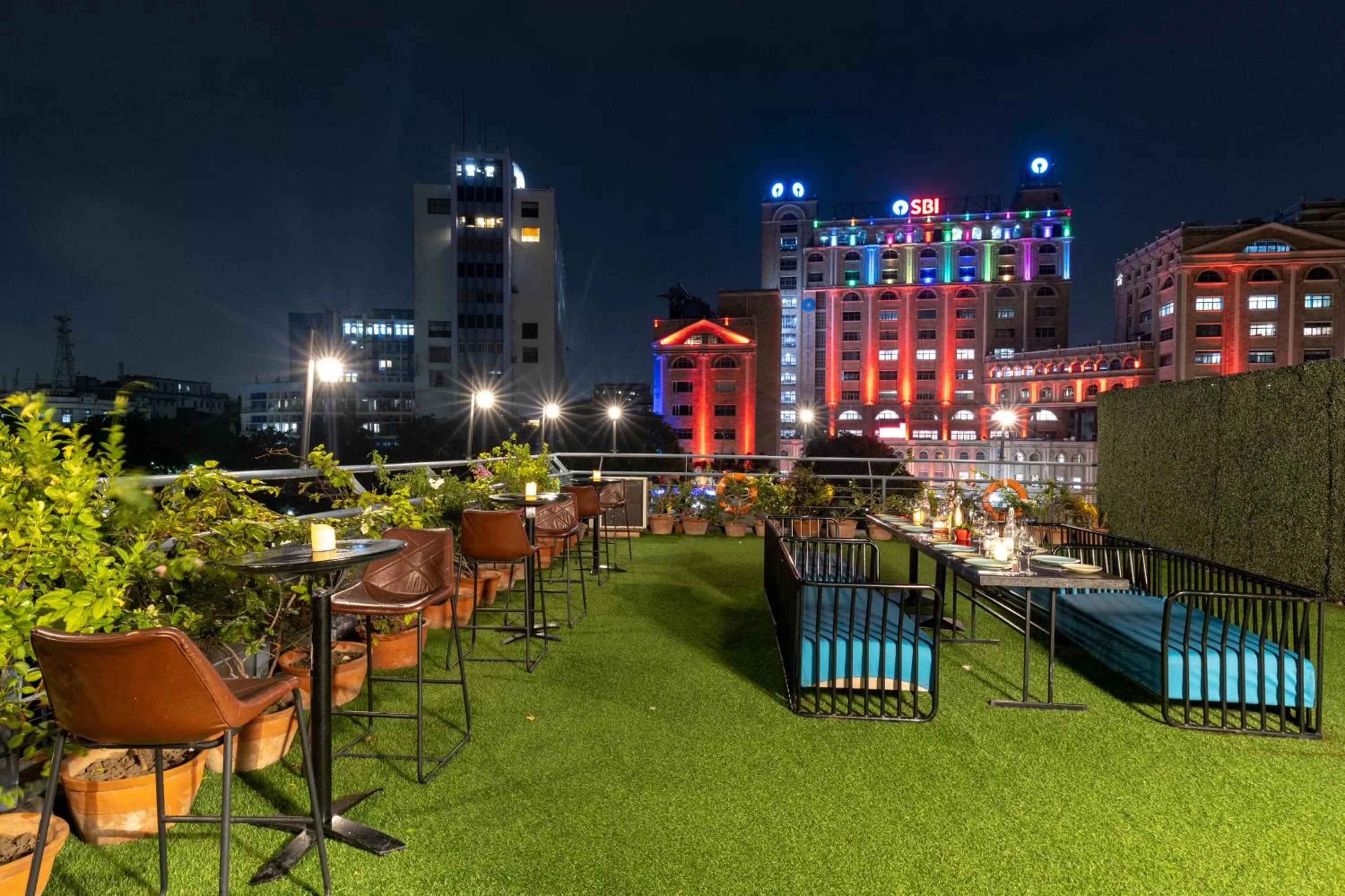 Restaurant/places to eat in Polo Floatel Kolkata