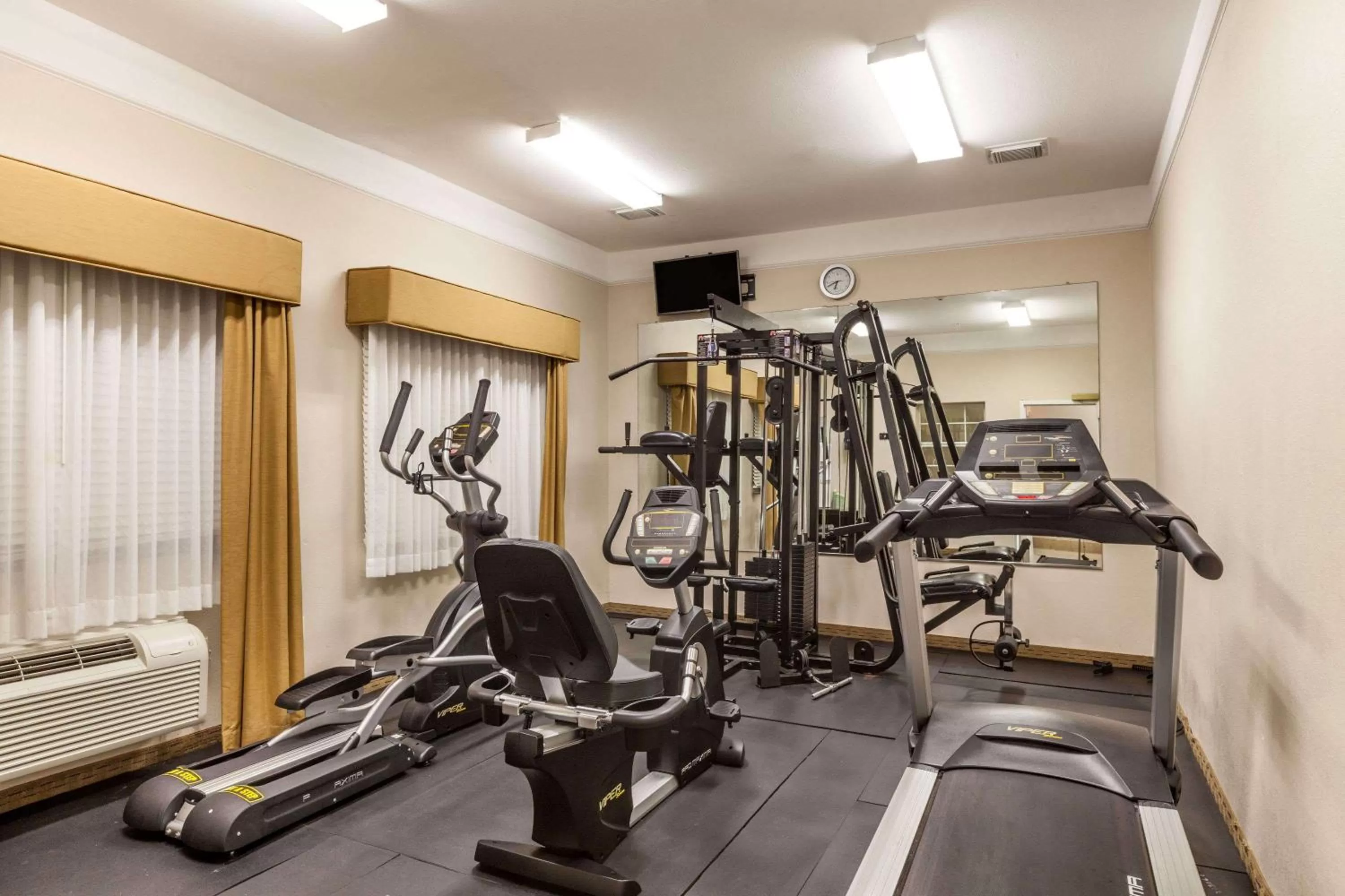 Fitness centre/facilities in Baymont by Wyndham Galveston