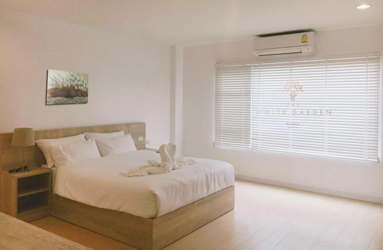 Bed in The White Garden Premier Saraburi