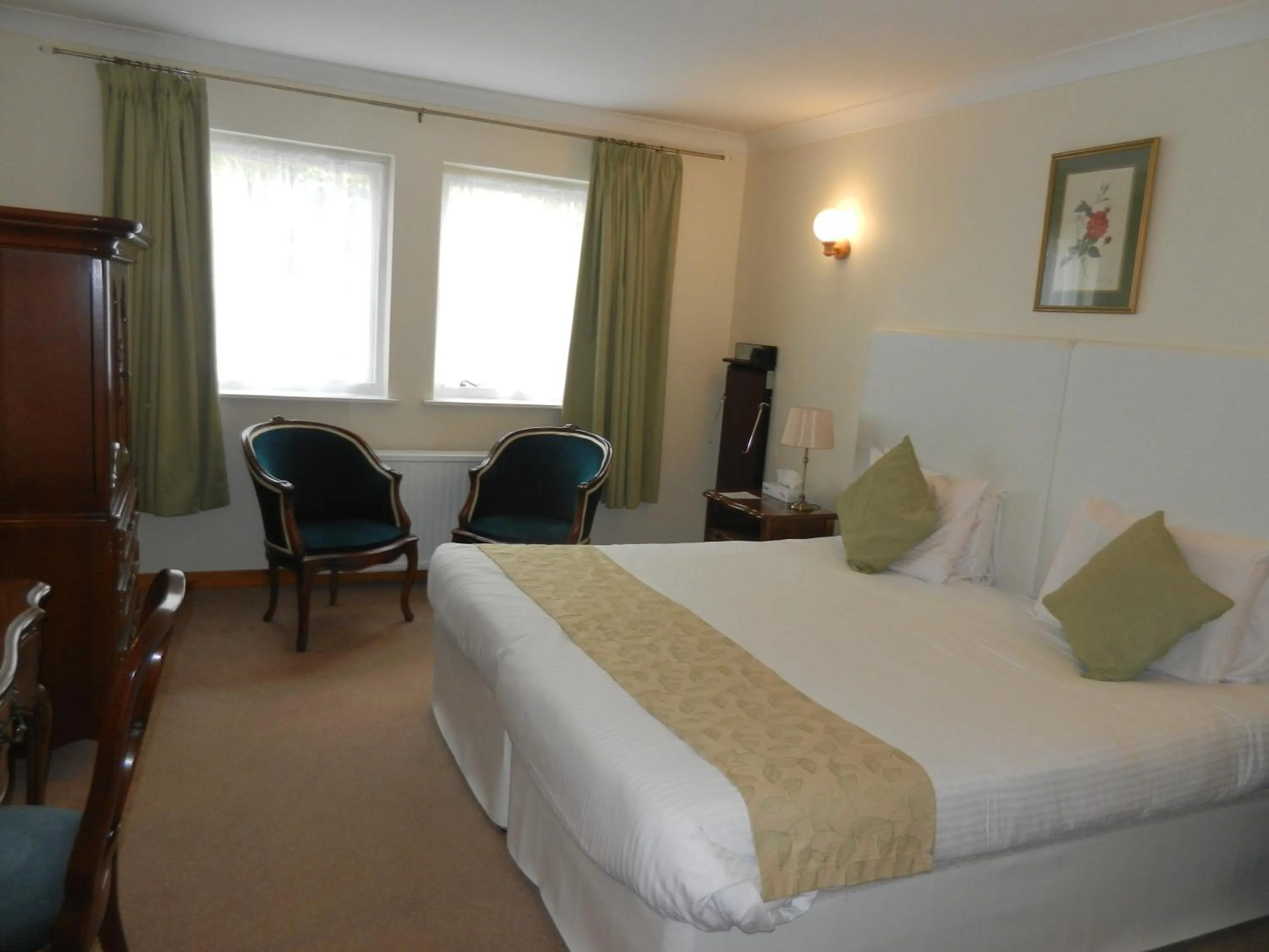 Bed in Mansfield Castle Hotel