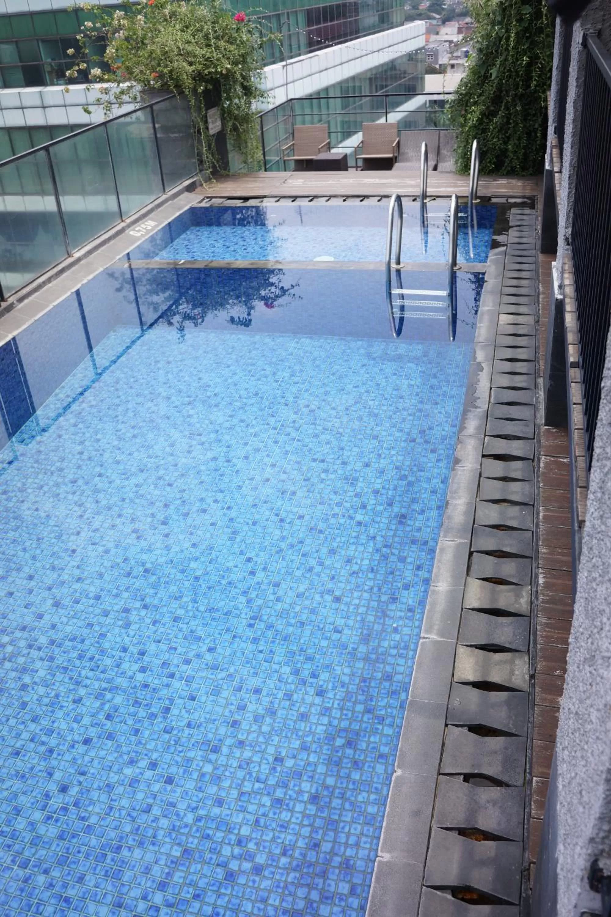 Swimming pool in Liberta Hotel Kemang