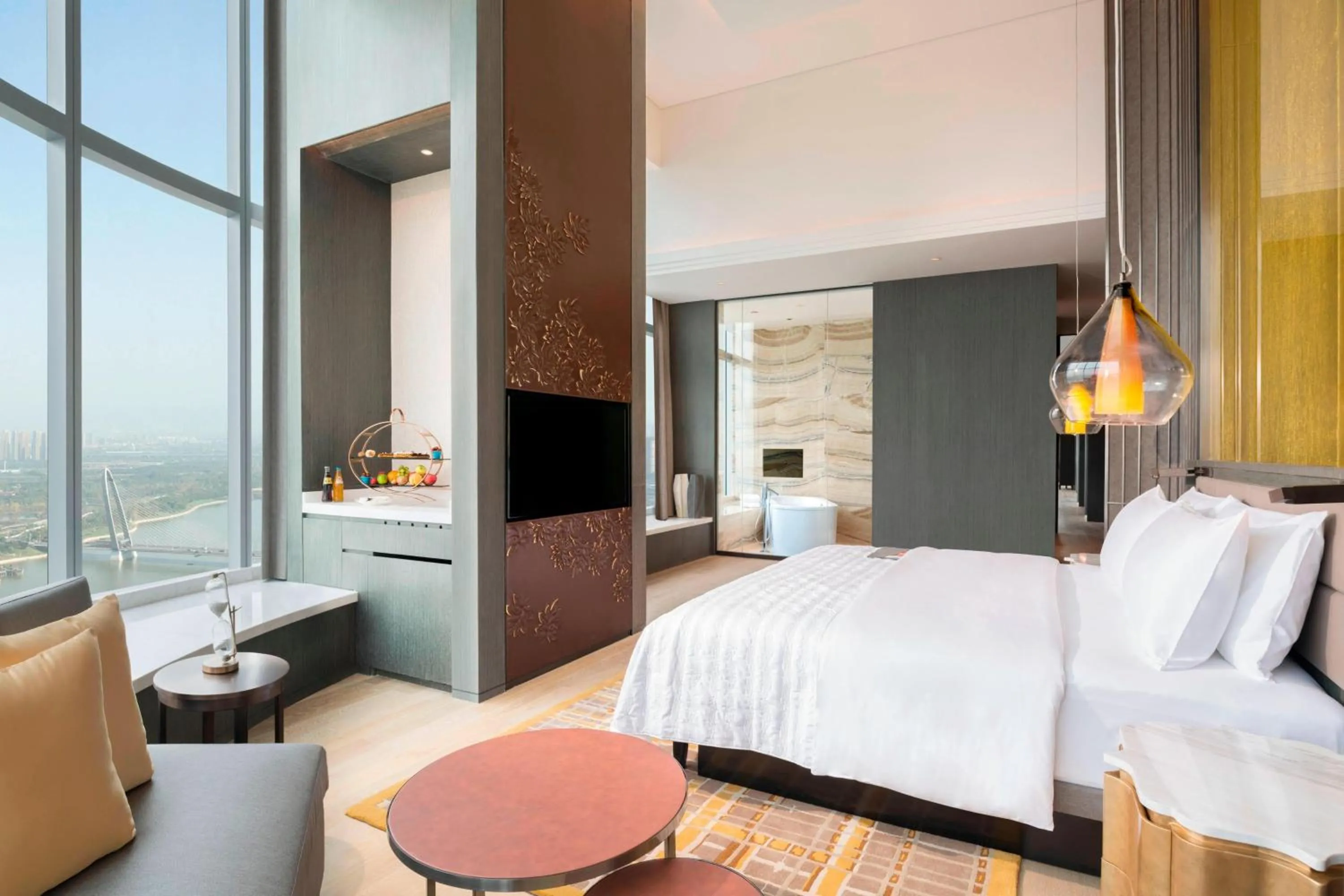 Photo of the whole room, Bed in Le Meridien Xi'an Chanba