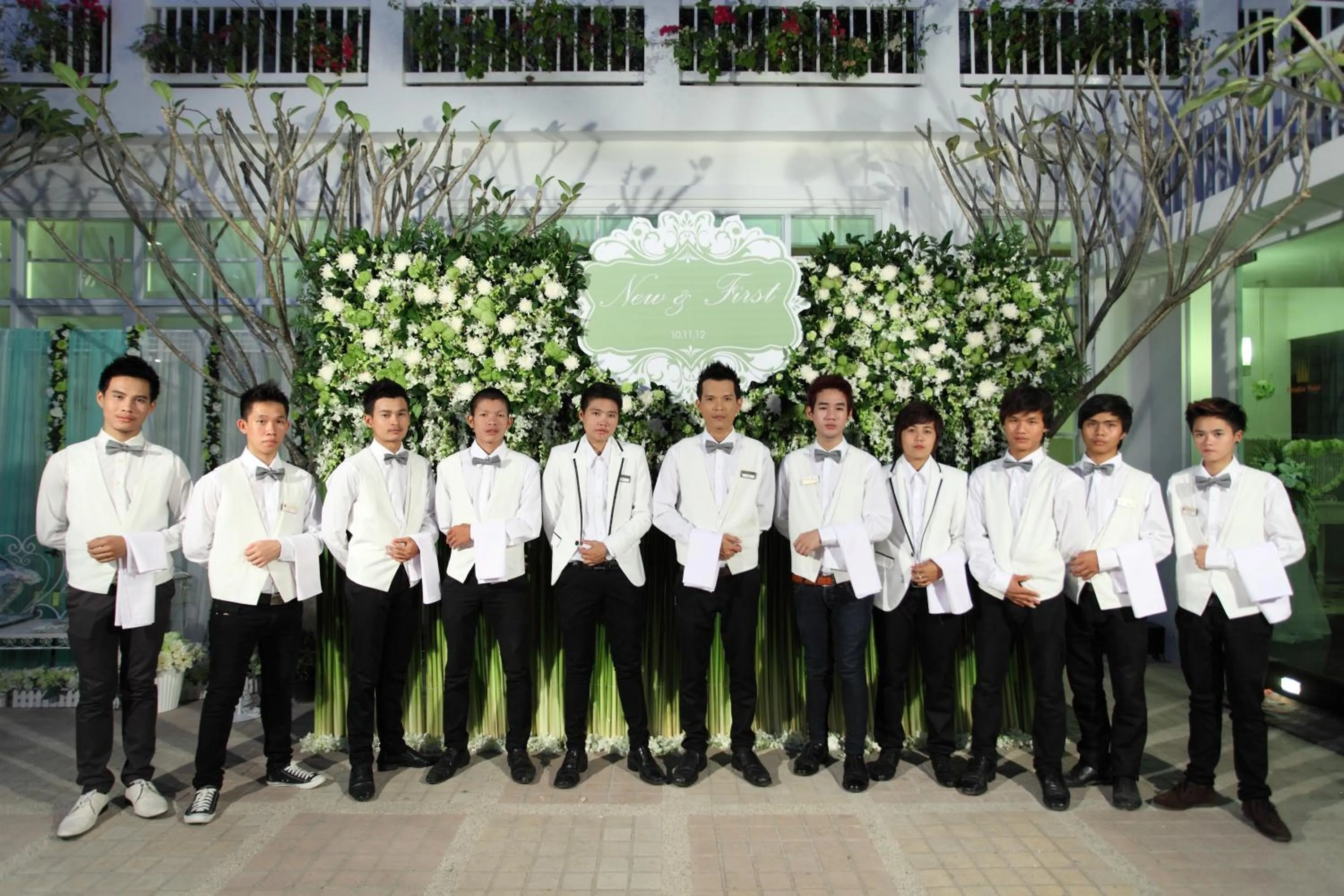 People in Paradise Hotel Udonthani