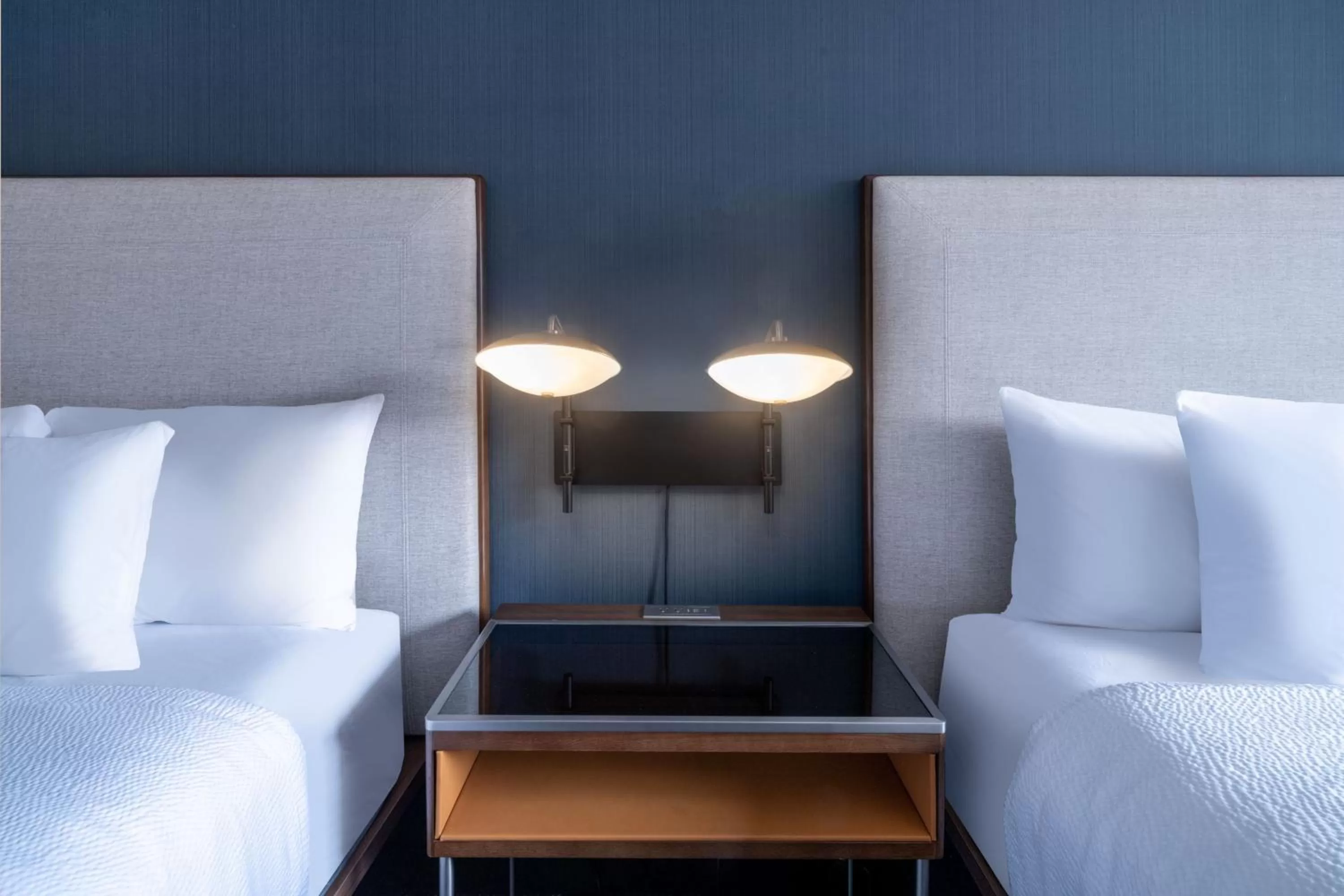 Photo of the whole room, Bed in Courtyard Salt Lake City Airport