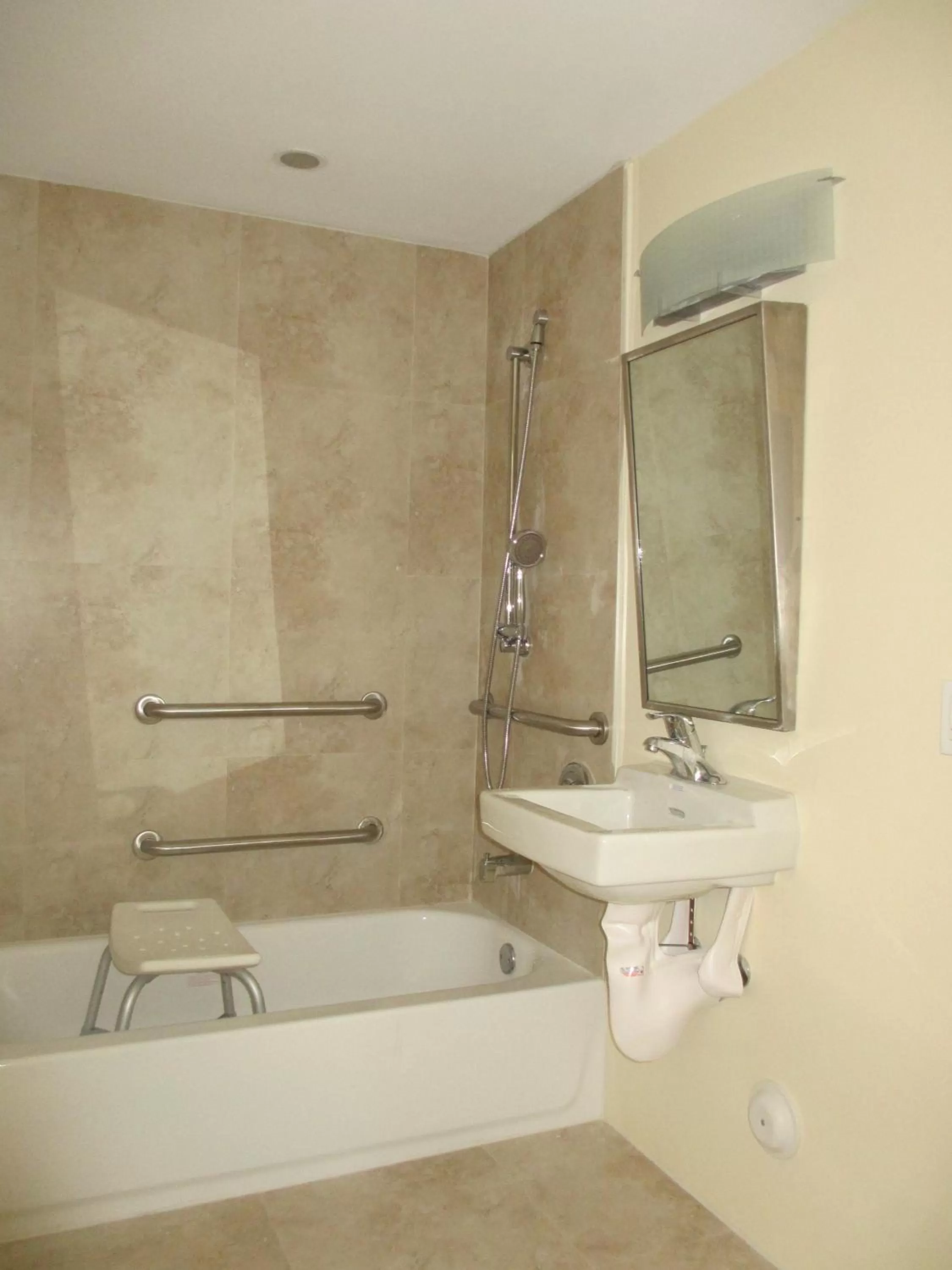 Bathroom in Westover Arms Hotel