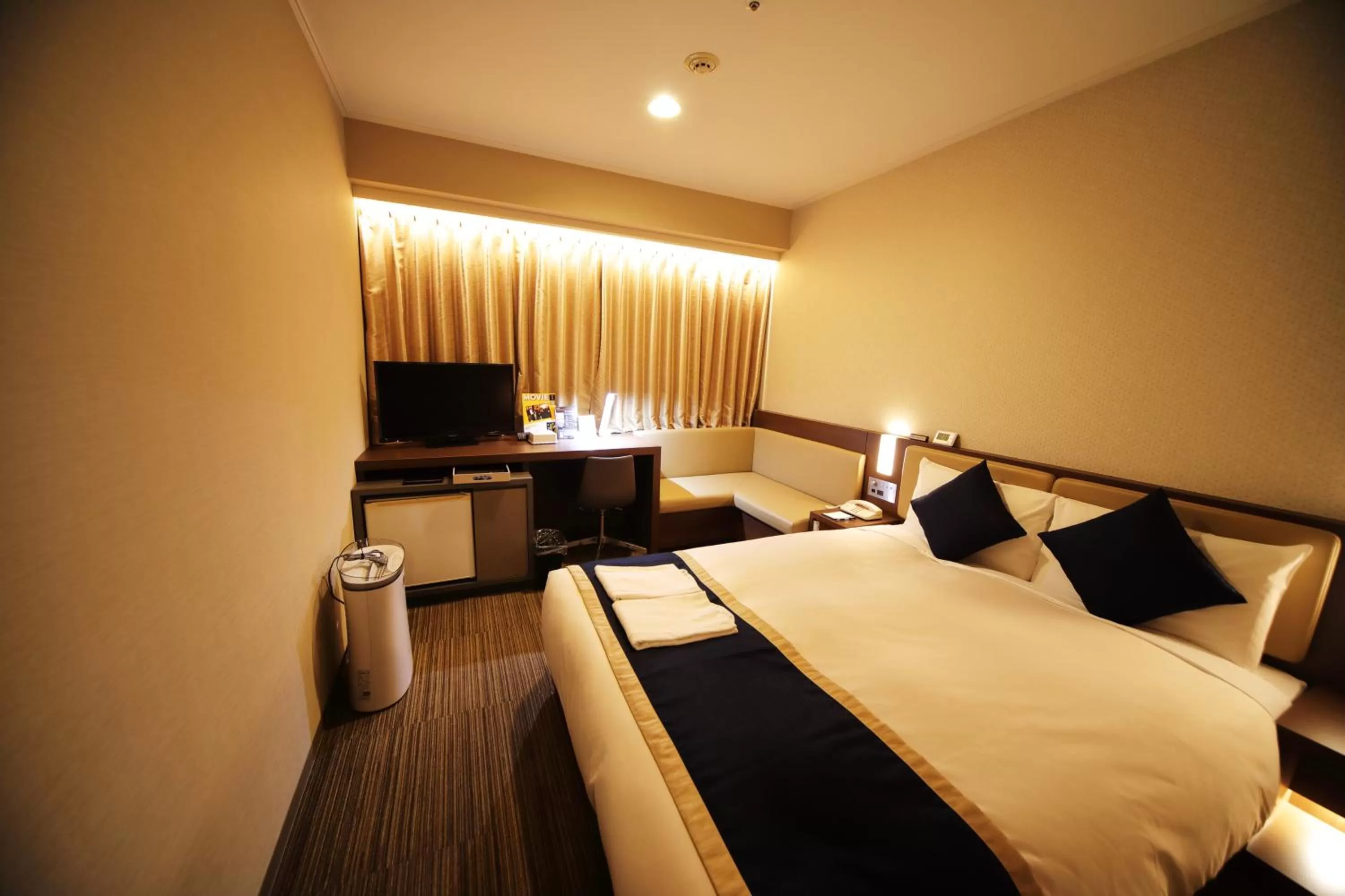 Photo of the whole room, Bed in Hotel Sunroute Asakusa