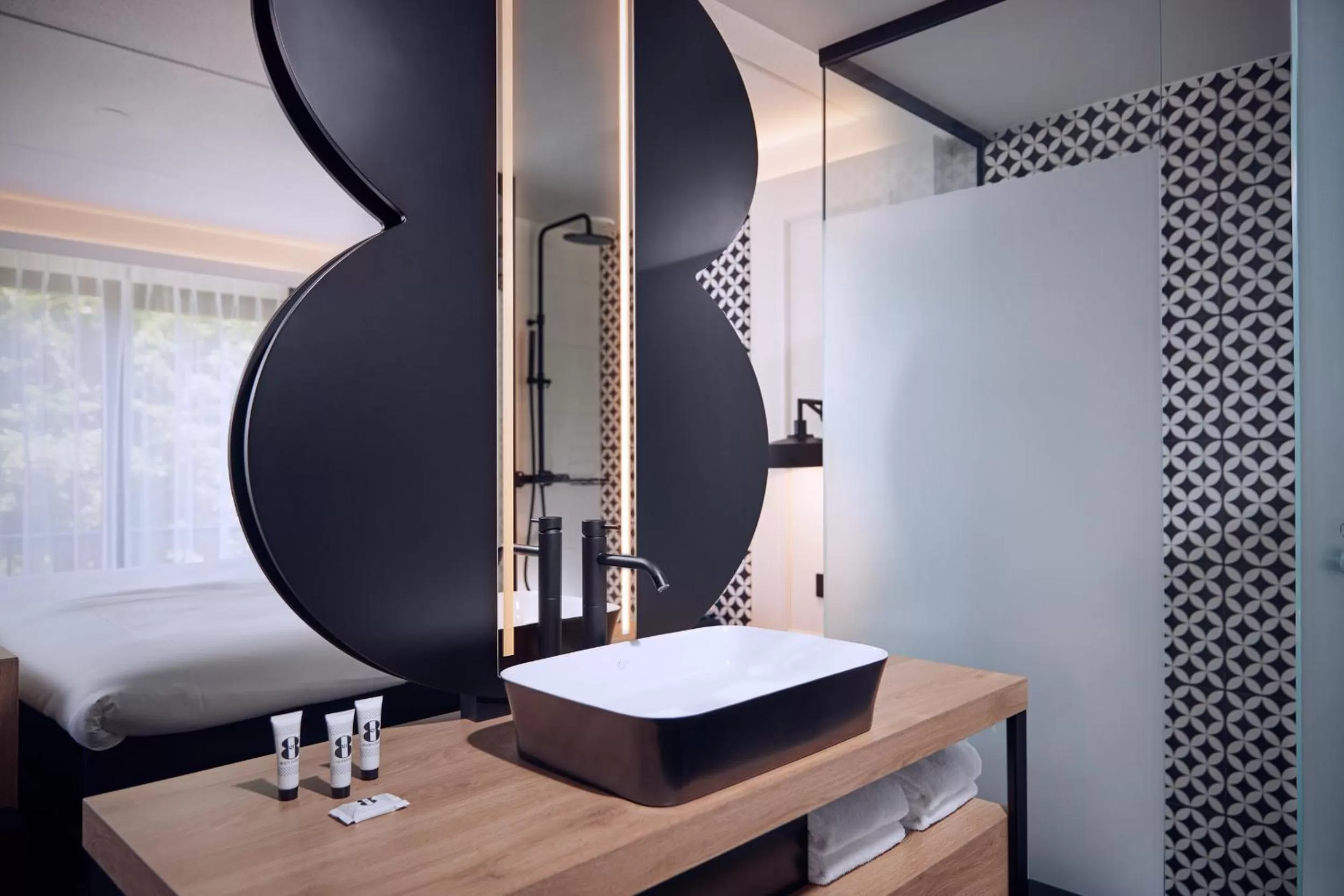 Bathroom, Bed in Gr8 Hotel Oosterhout