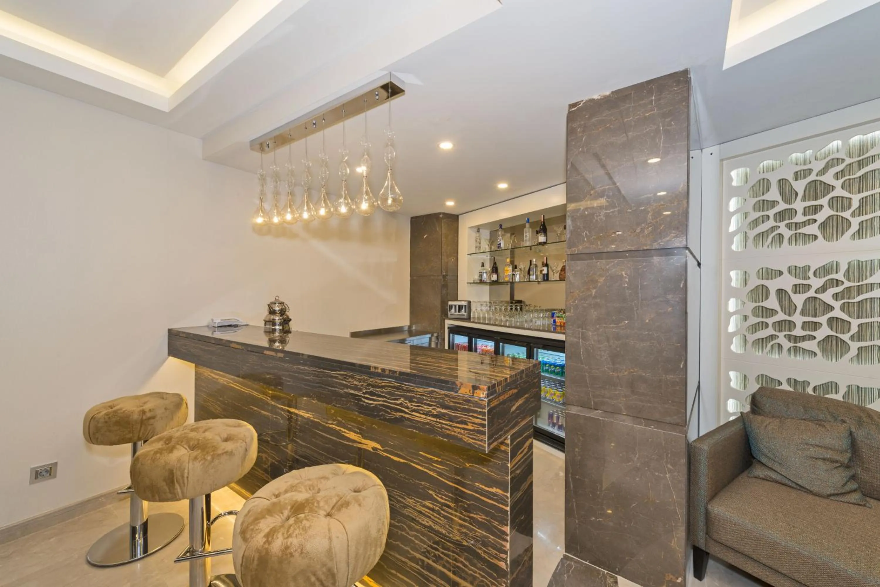 Lounge or bar in Bisetun Hotel