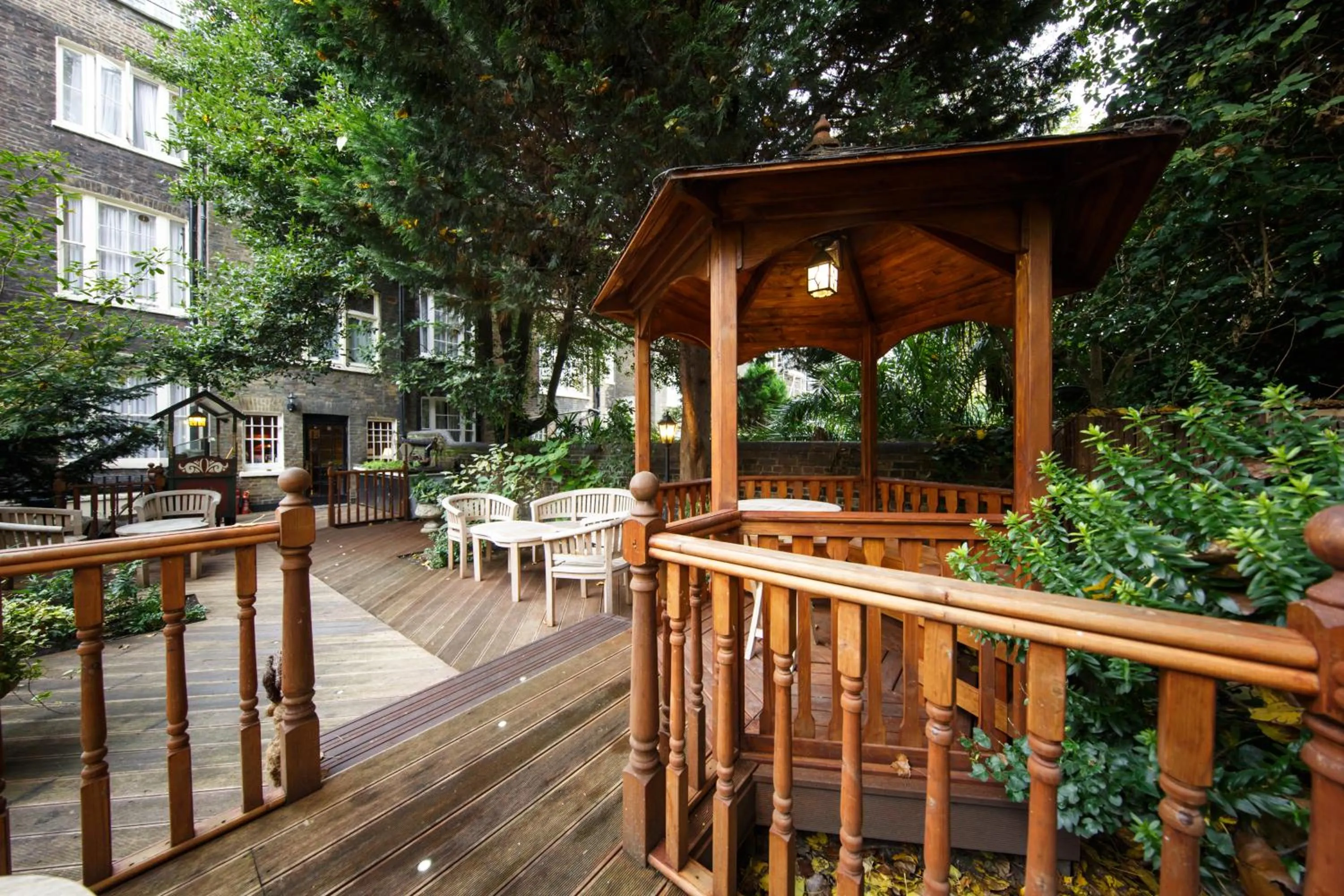 Garden in Regency House Hotel