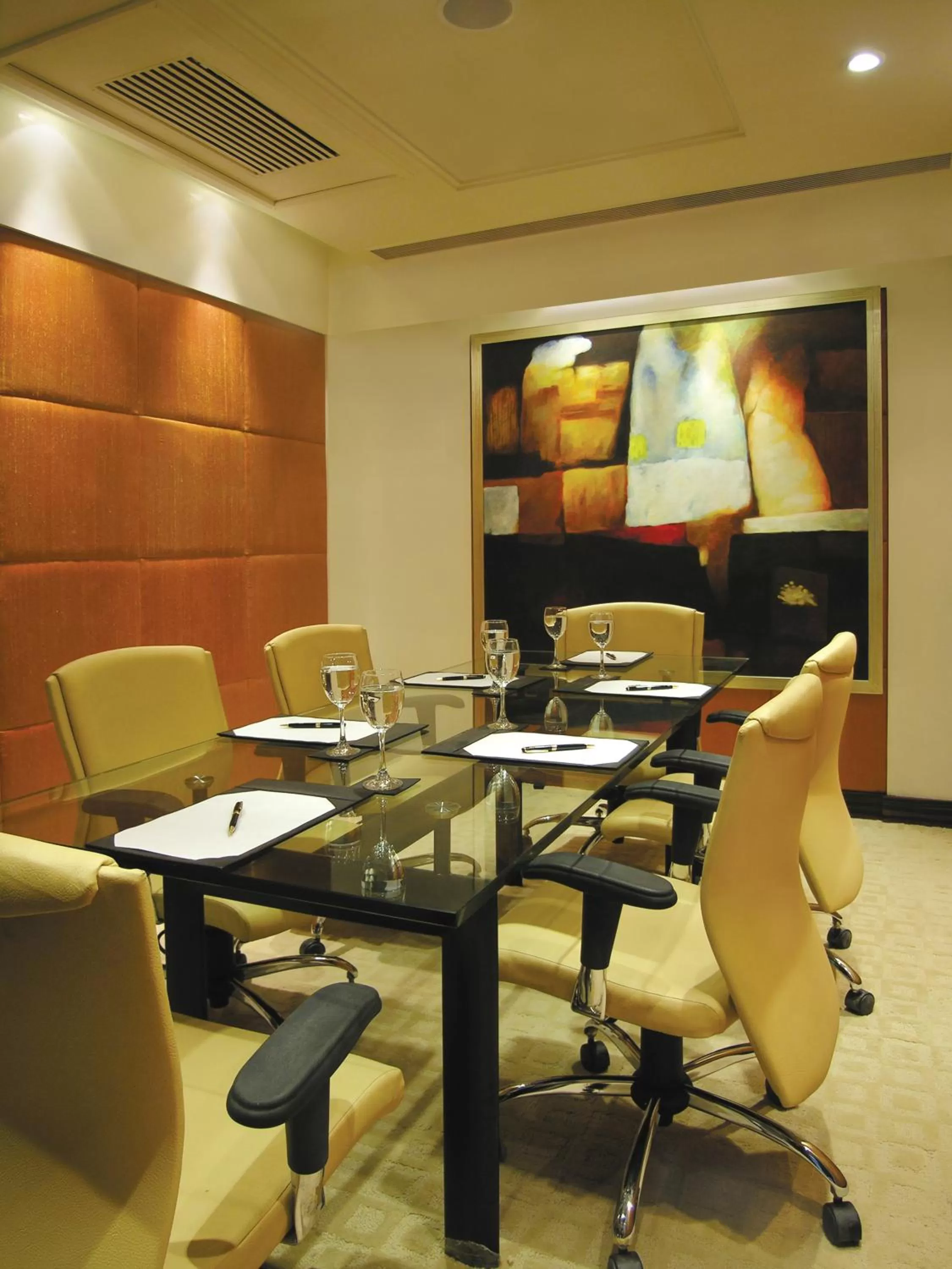 Business facilities in Taj Chandigarh