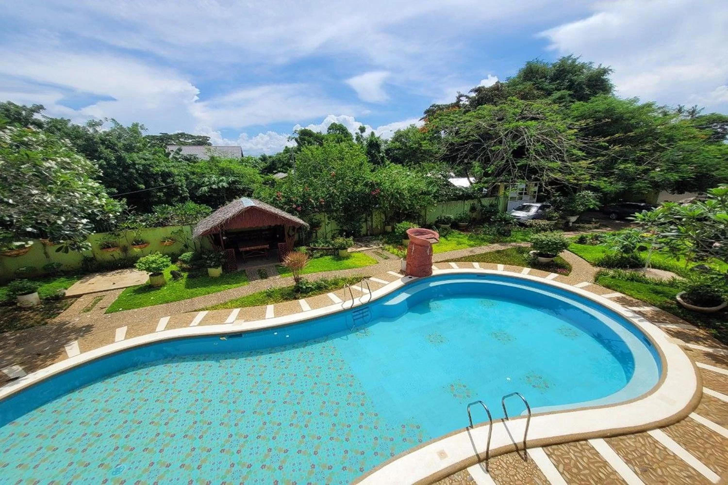 Swimming pool in Hanbee's Resort Puerto Princesa Palawan