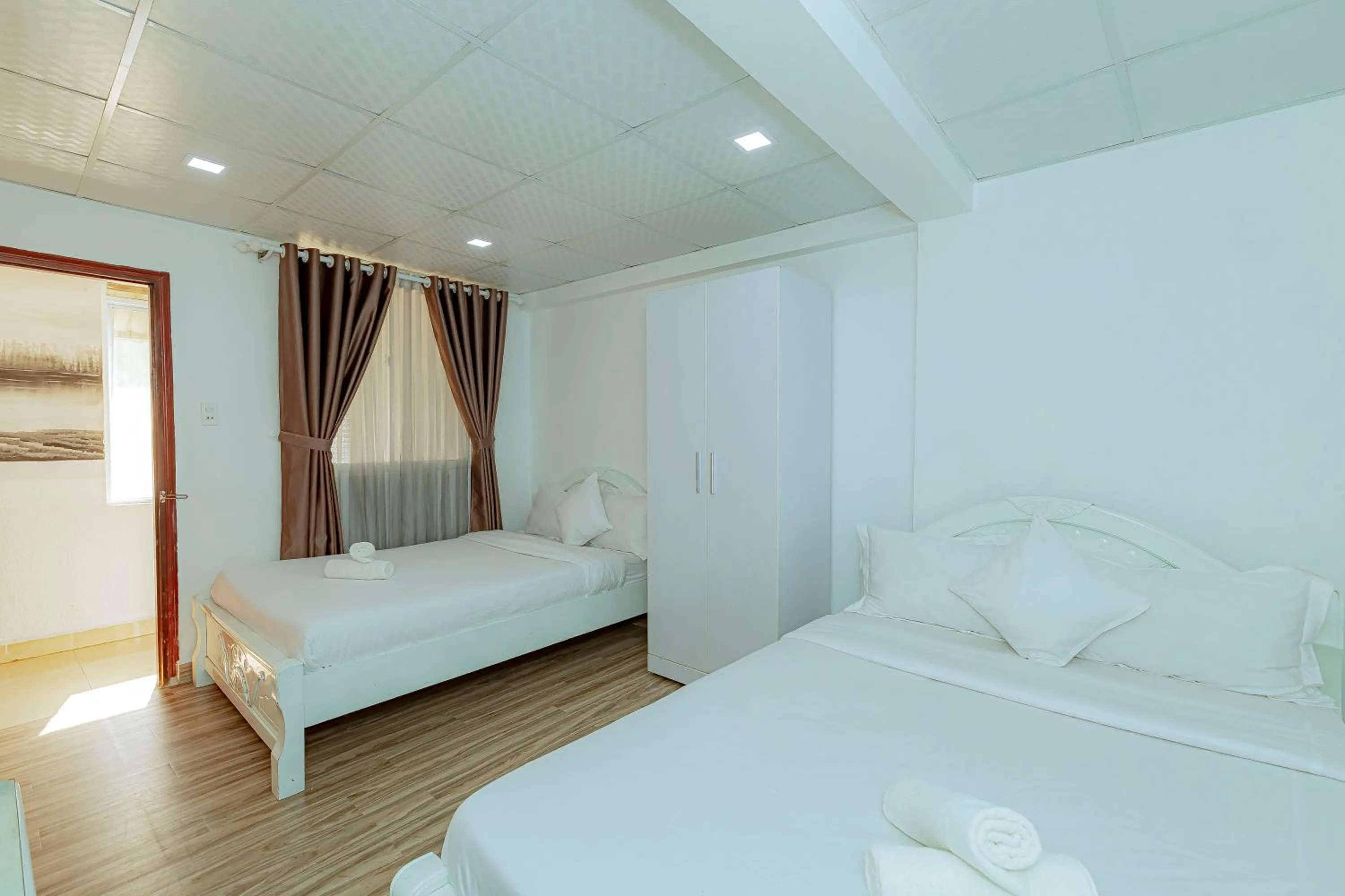 Ken's Backpackers Hotel