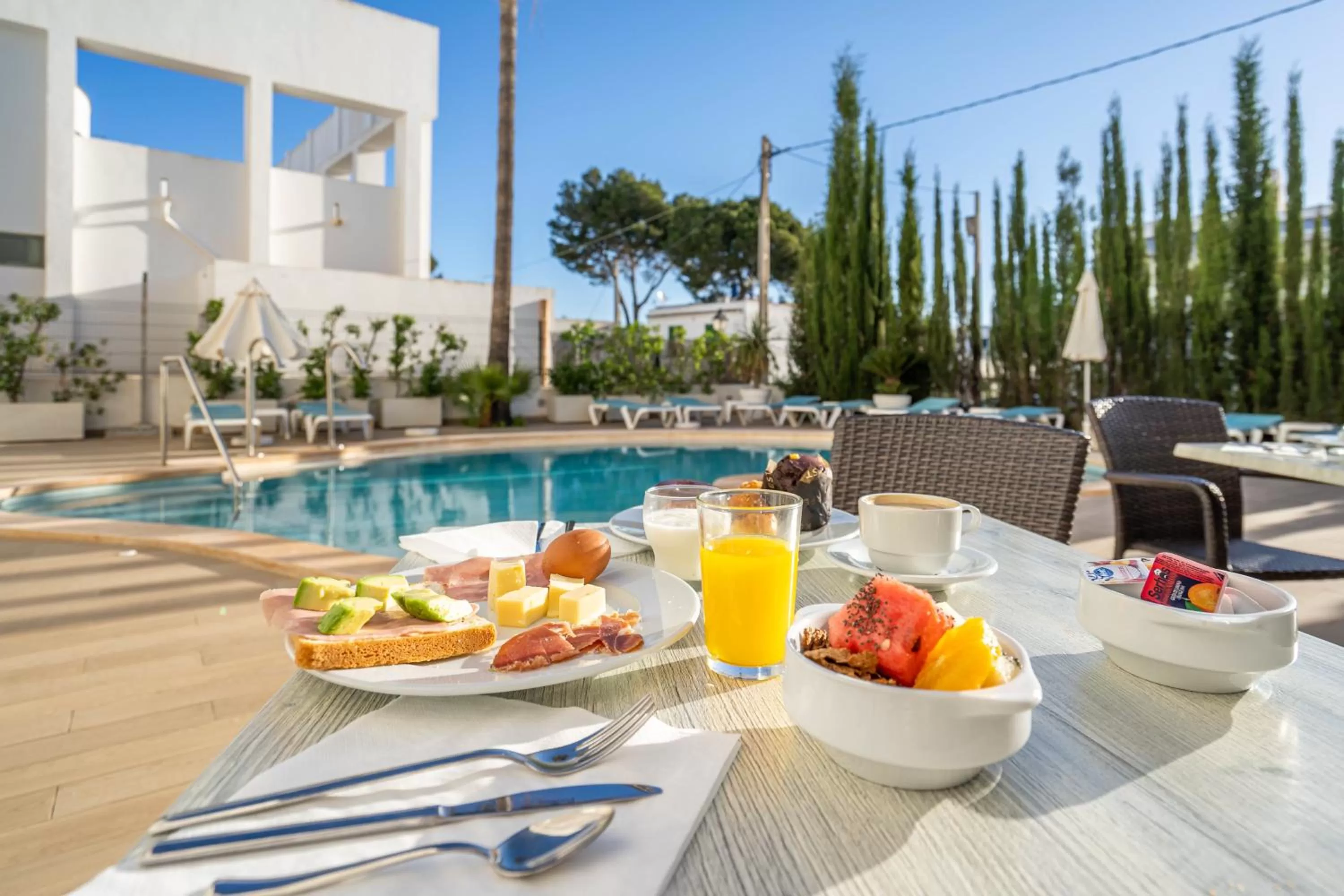 Food and drinks in INNER Hotel Rupit "Adults Only"