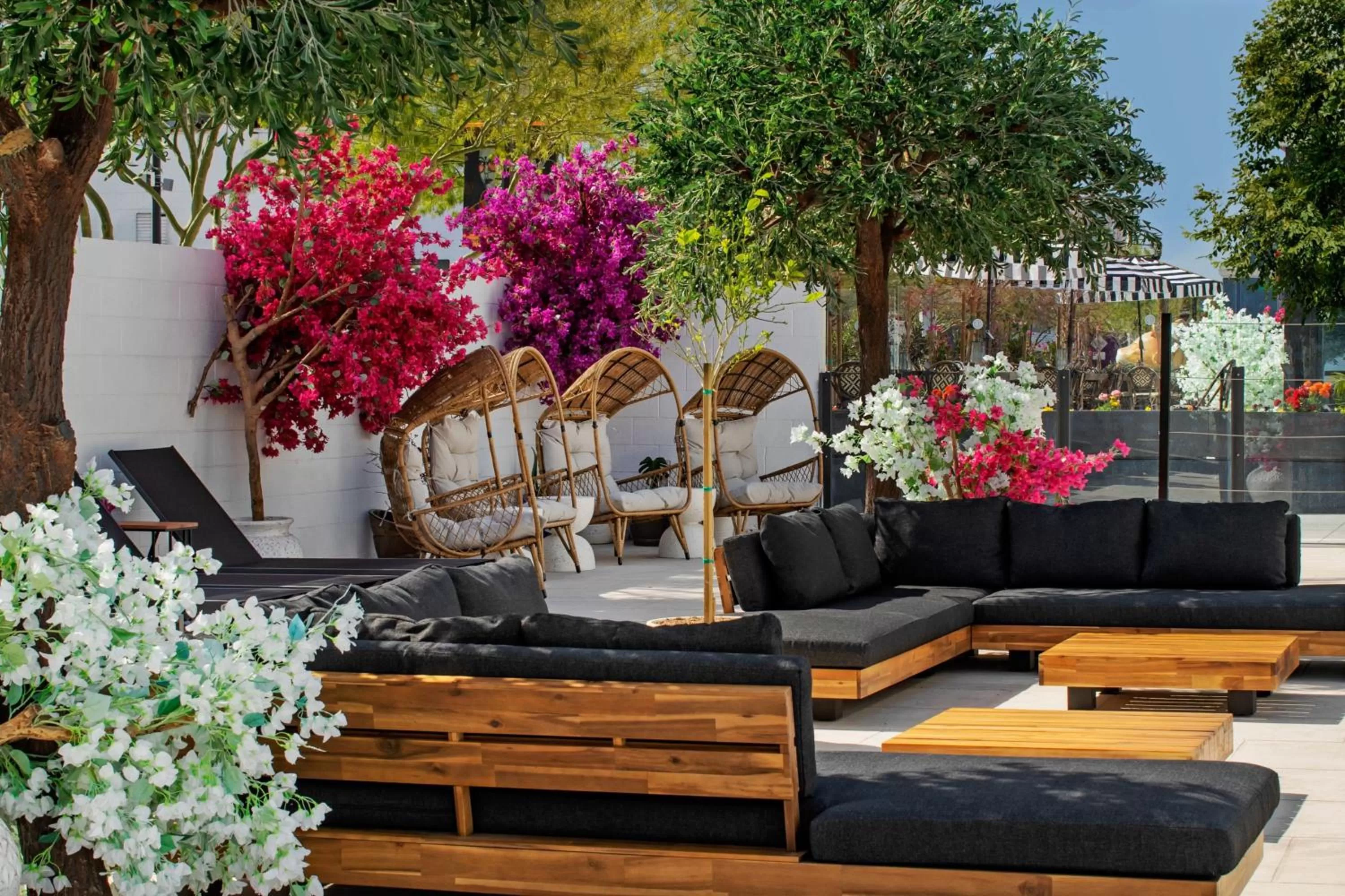 Swimming pool in The ENGLiSH Hotel, Las Vegas, a Tribute Portfolio Hotel