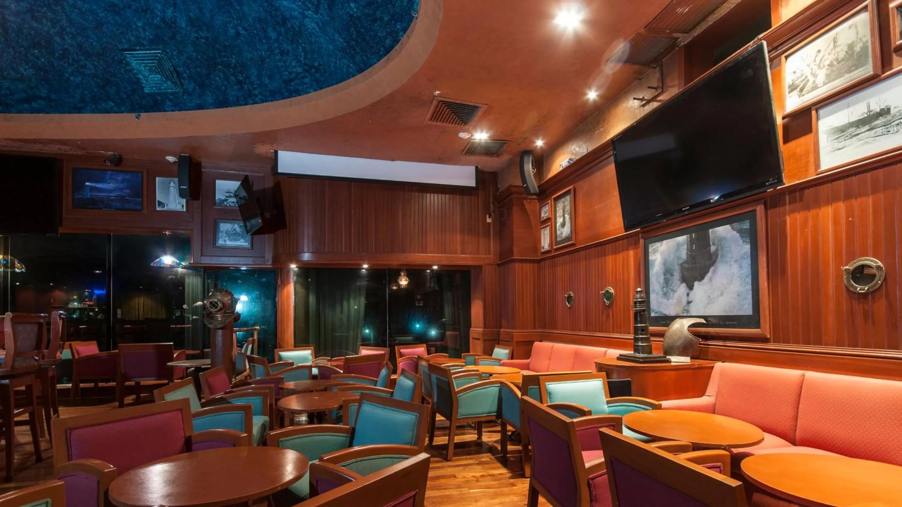 Lounge or bar in Holiday Inn Ciudad Del Carmen by IHG